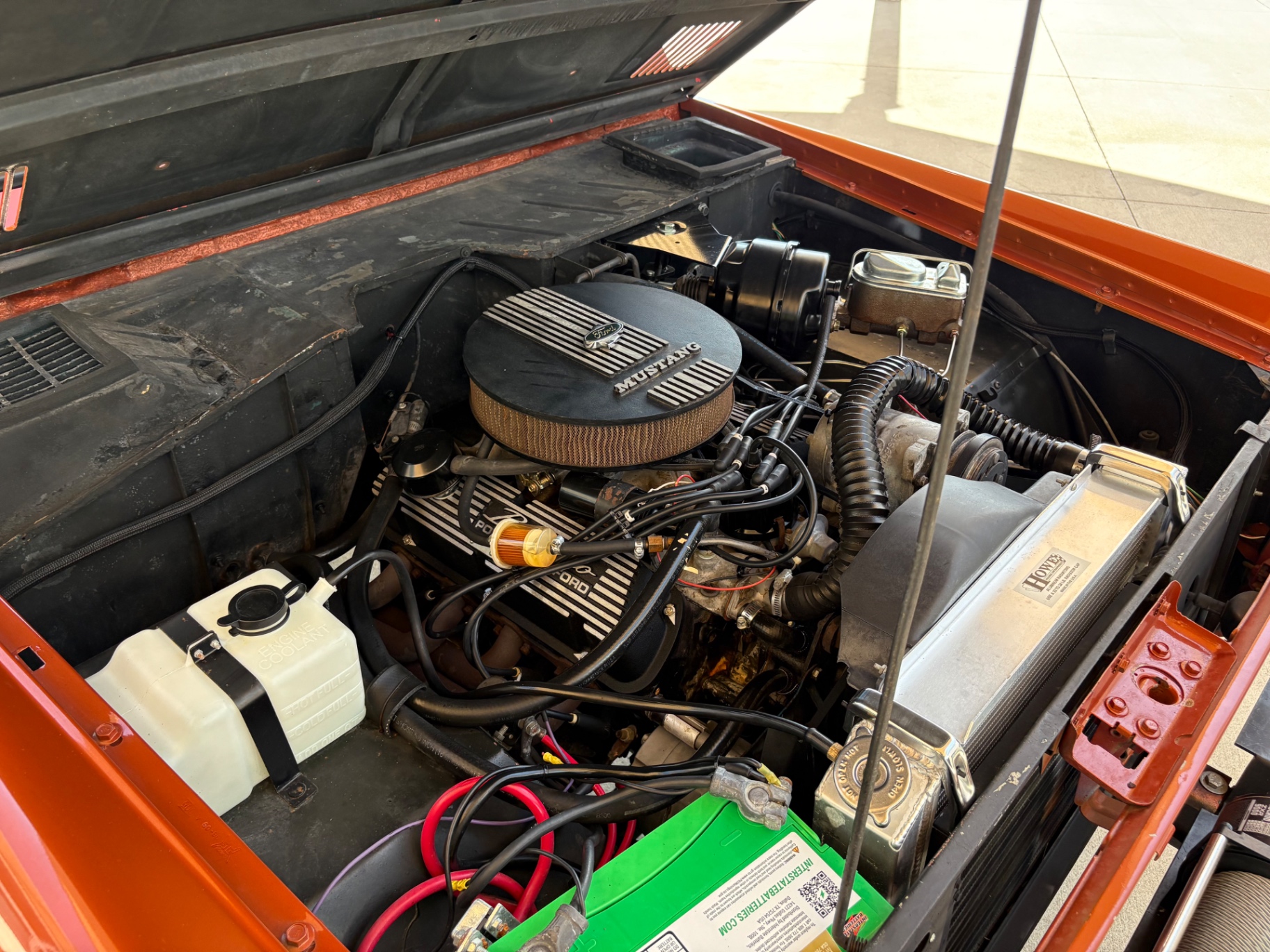 Vehicle photo 25