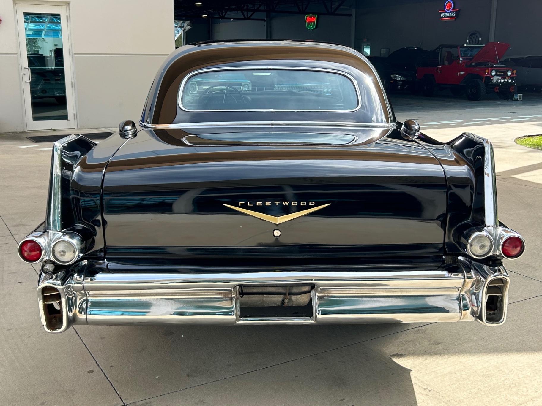 Vehicle photo 6