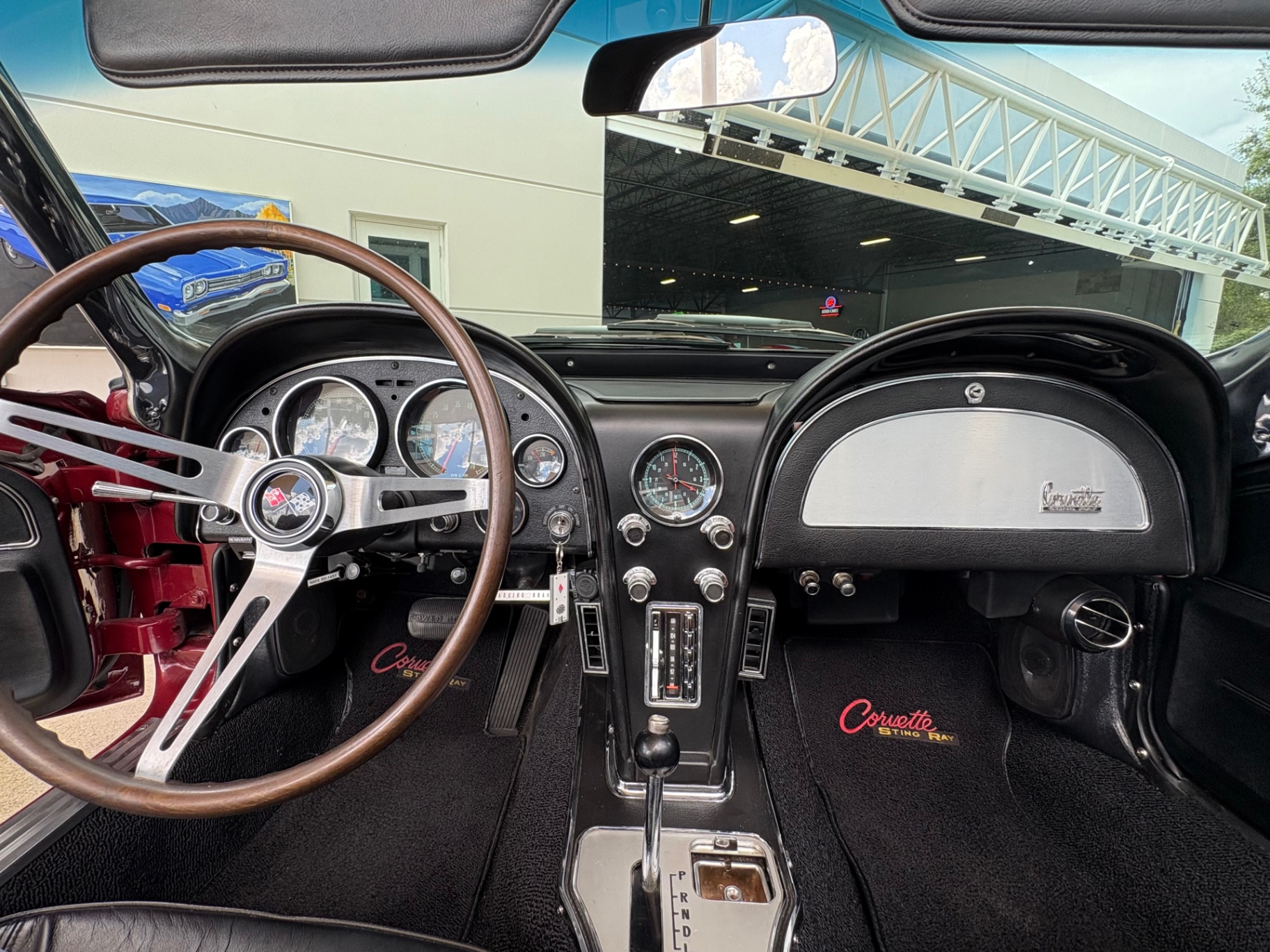 Vehicle photo 43