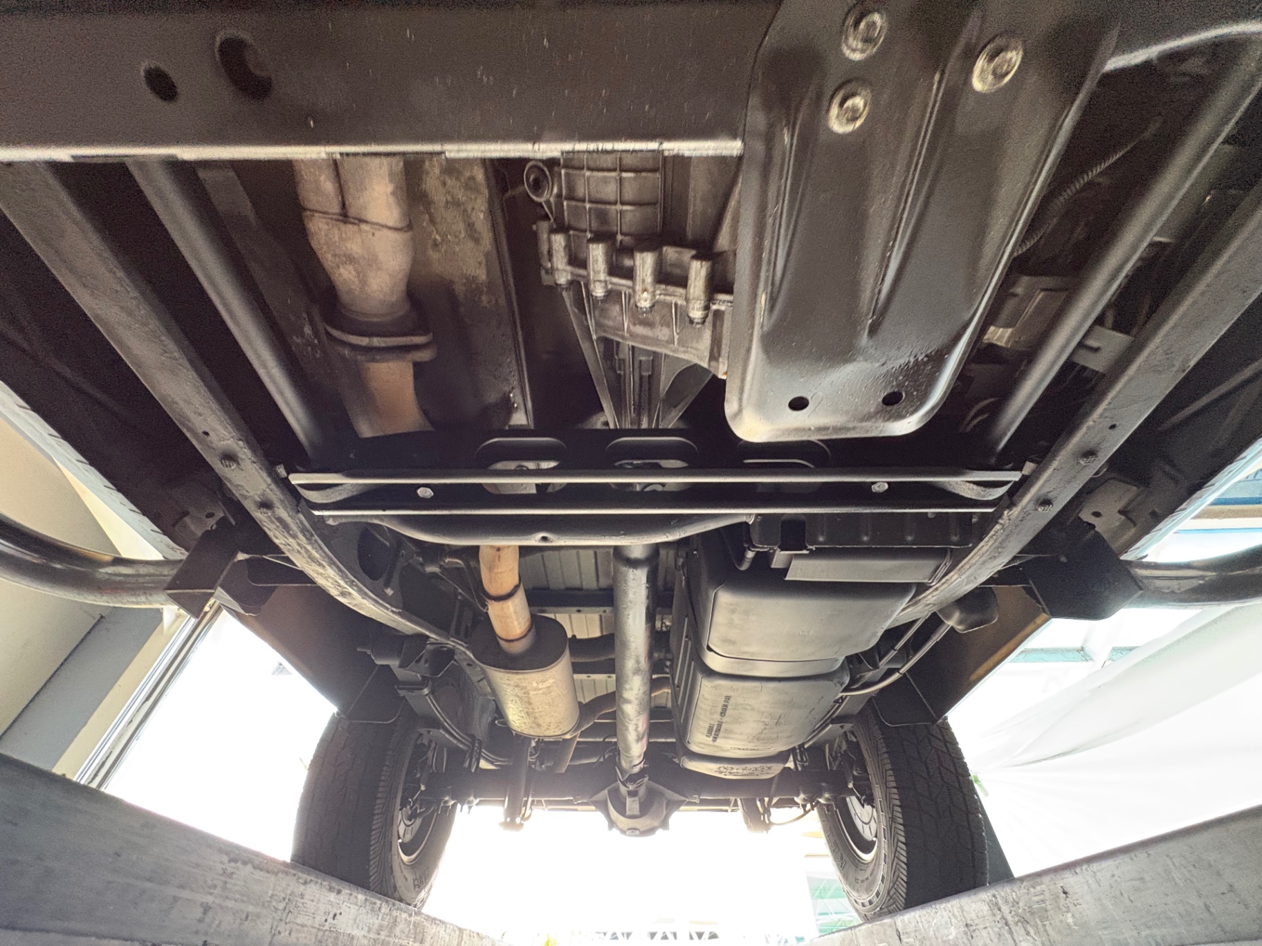 Vehicle photo 52