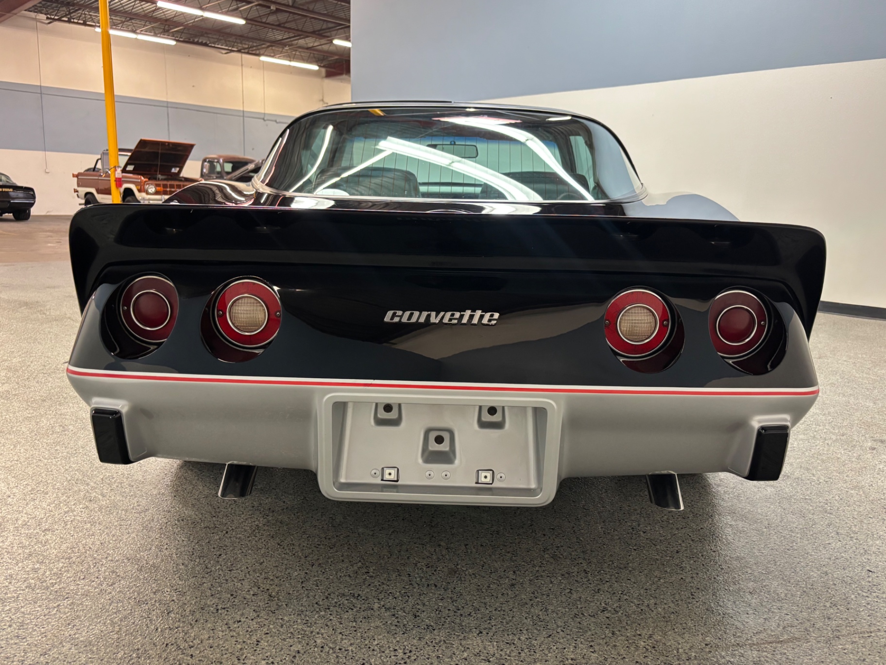 Vehicle photo 6