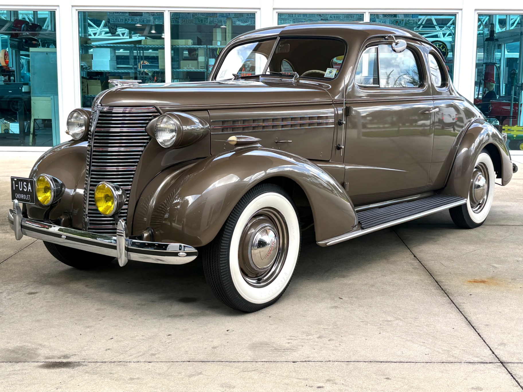 Vehicle photo 11