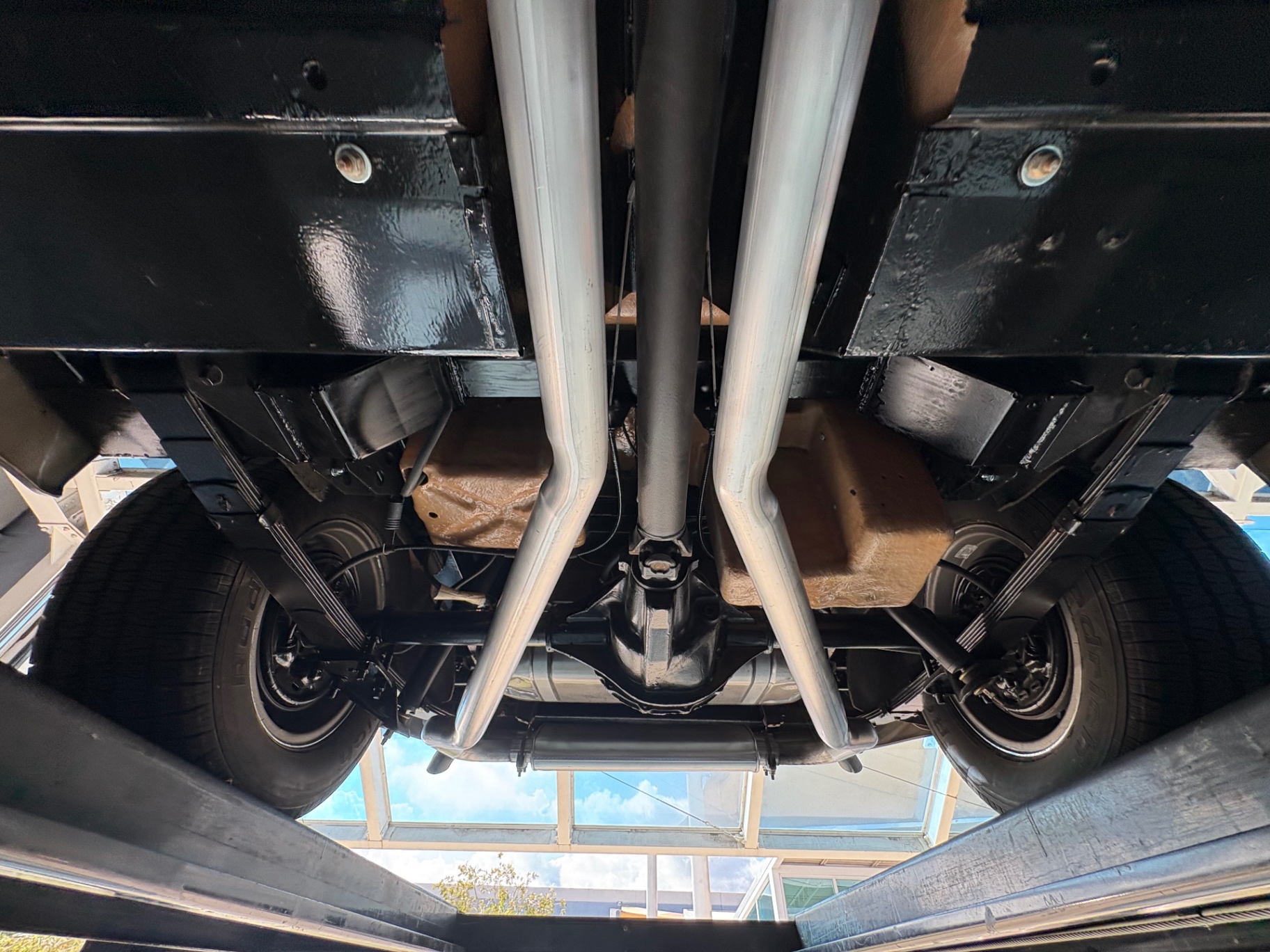 Vehicle photo 49
