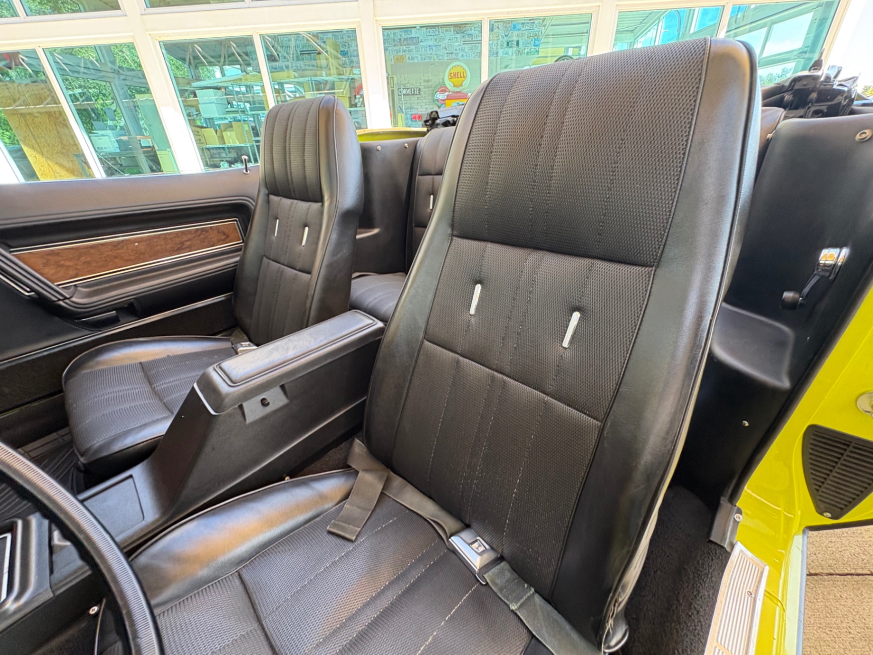 Vehicle photo 40