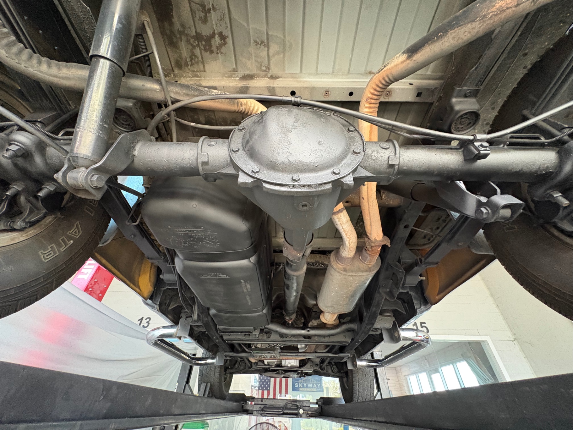 Vehicle photo 41