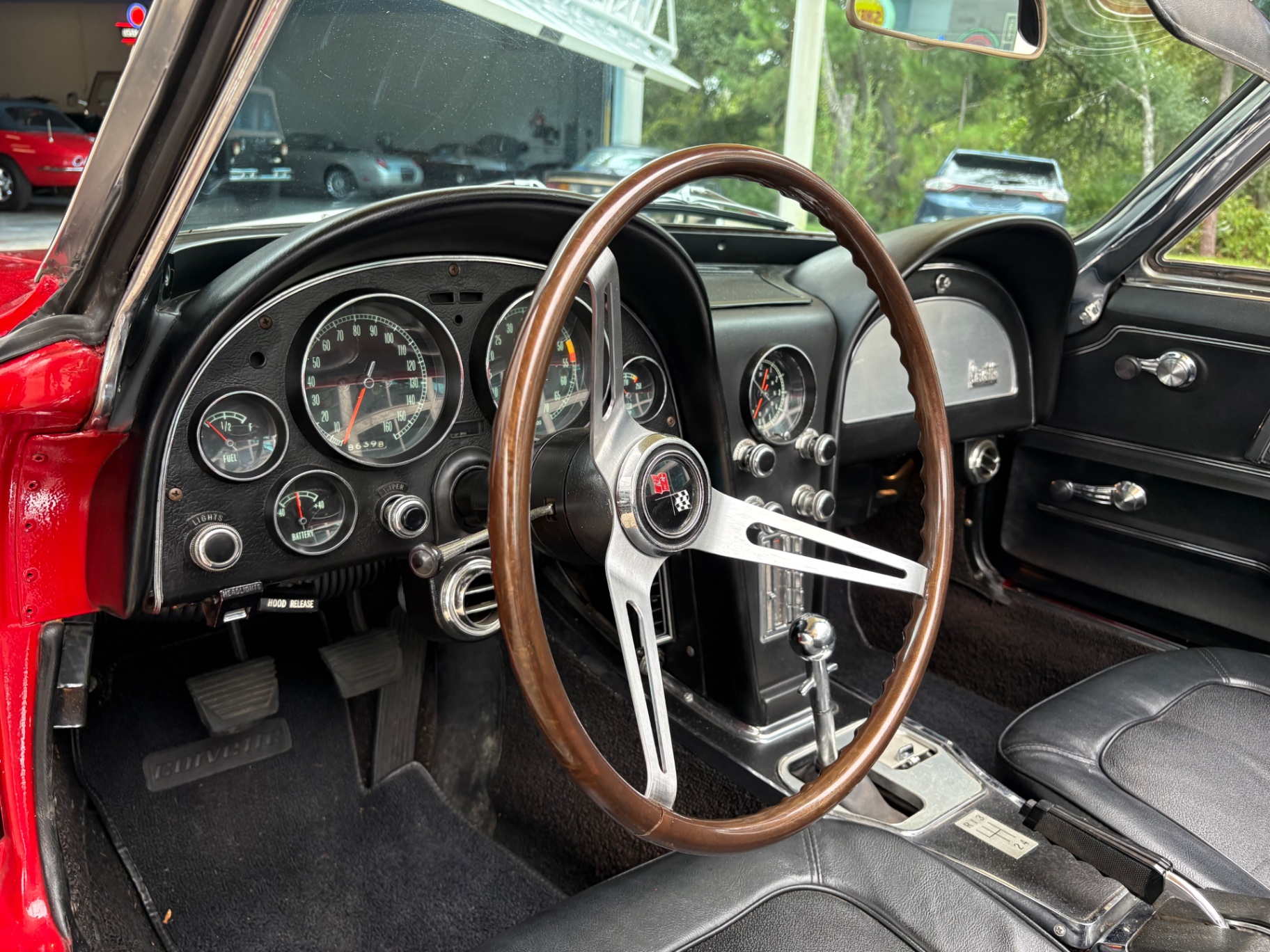 Vehicle photo 40