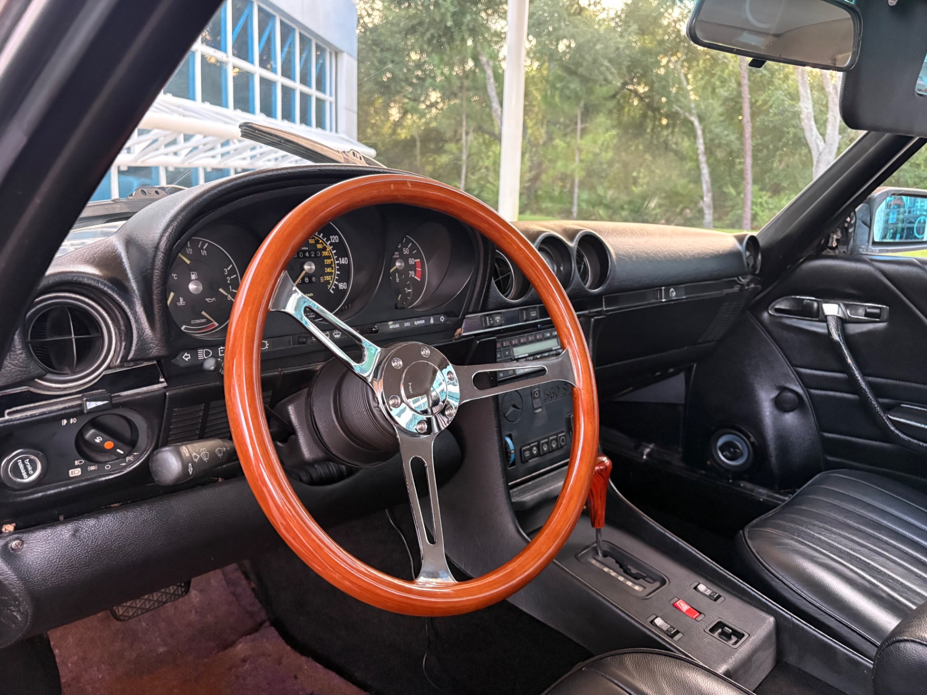 Vehicle photo 31