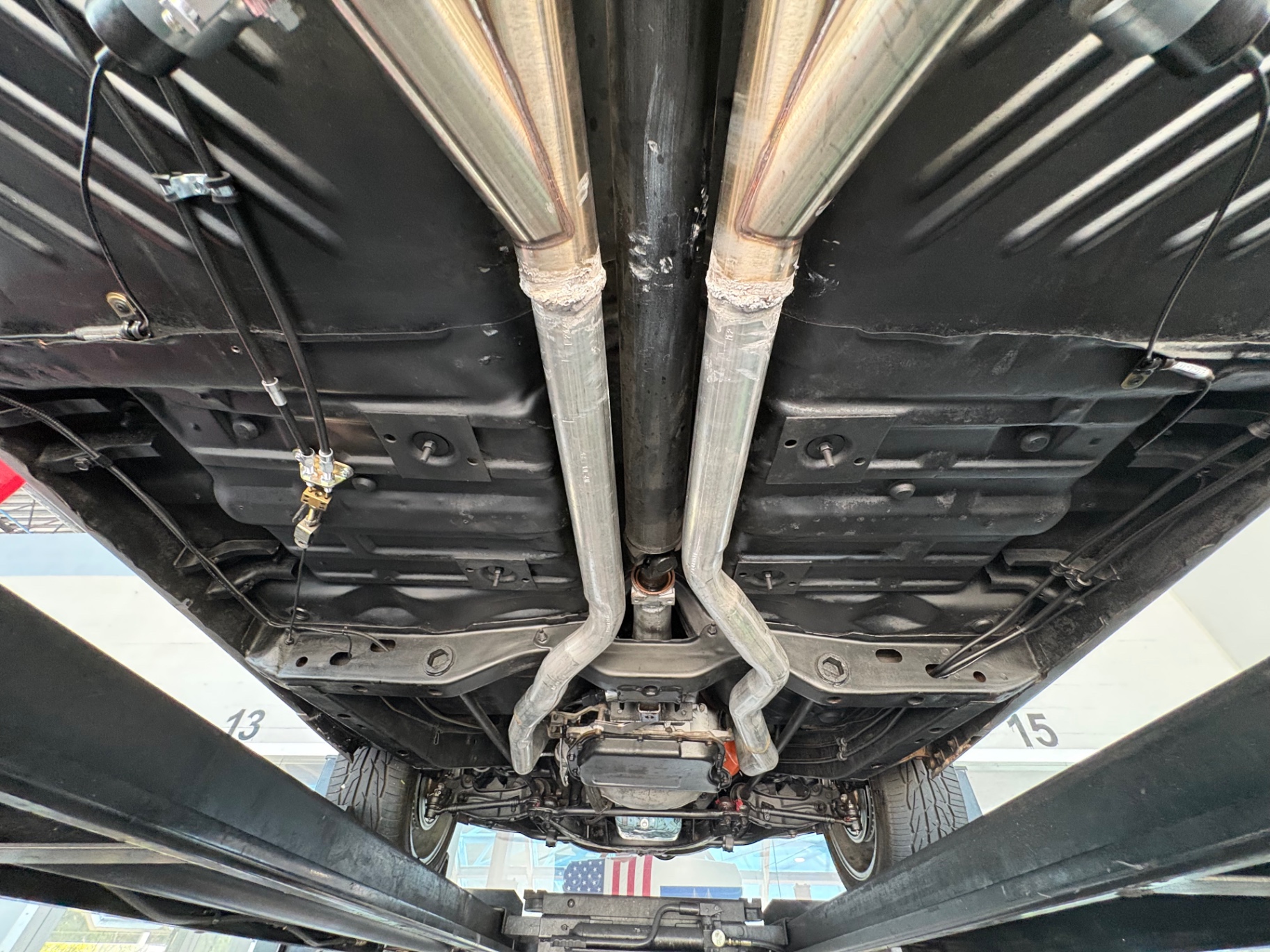 Vehicle photo 52