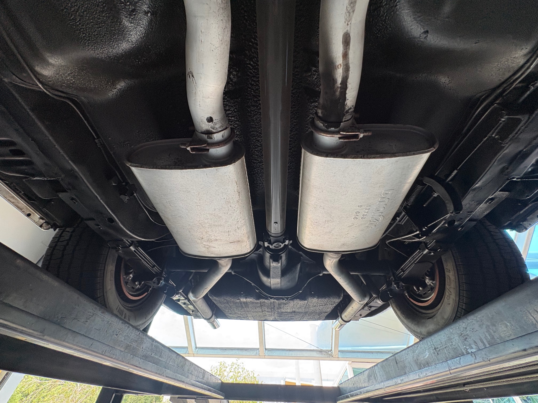 Vehicle photo 56