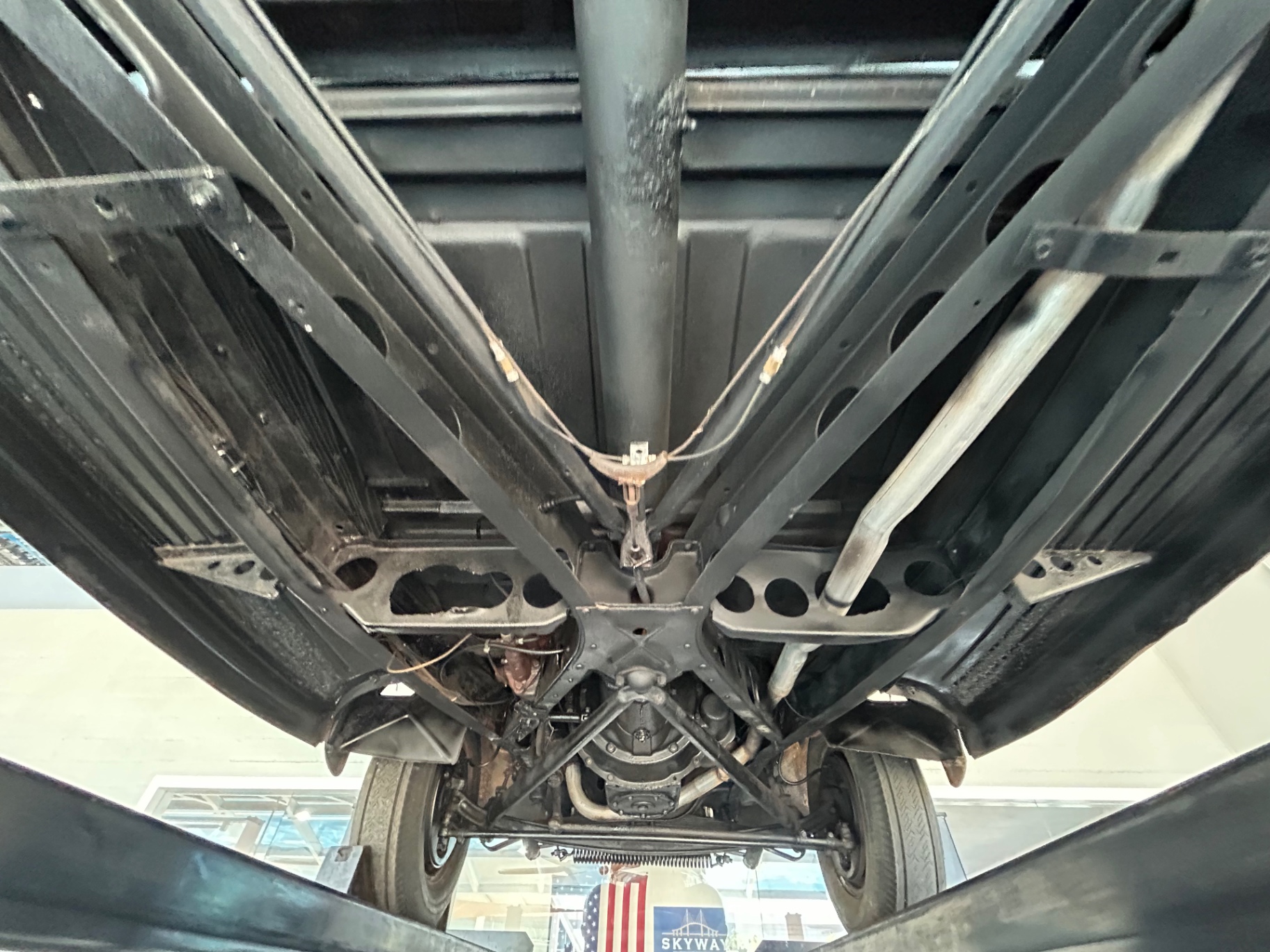Vehicle photo 43