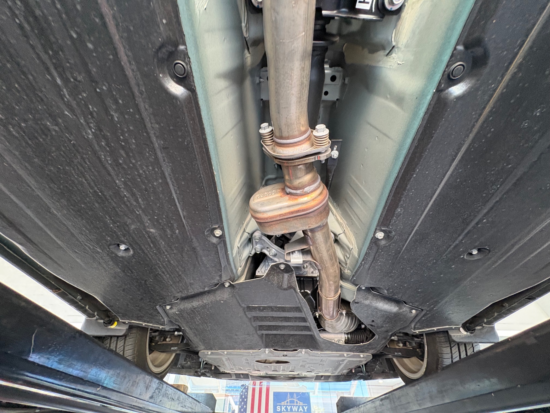 Vehicle photo 43