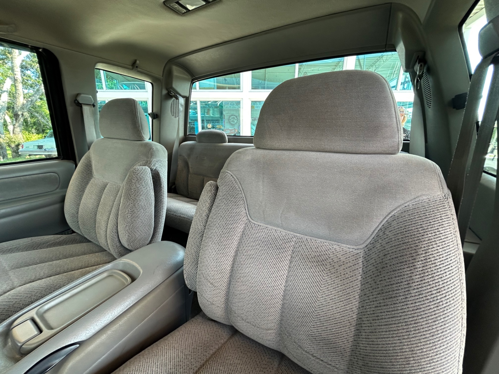 Vehicle photo 34