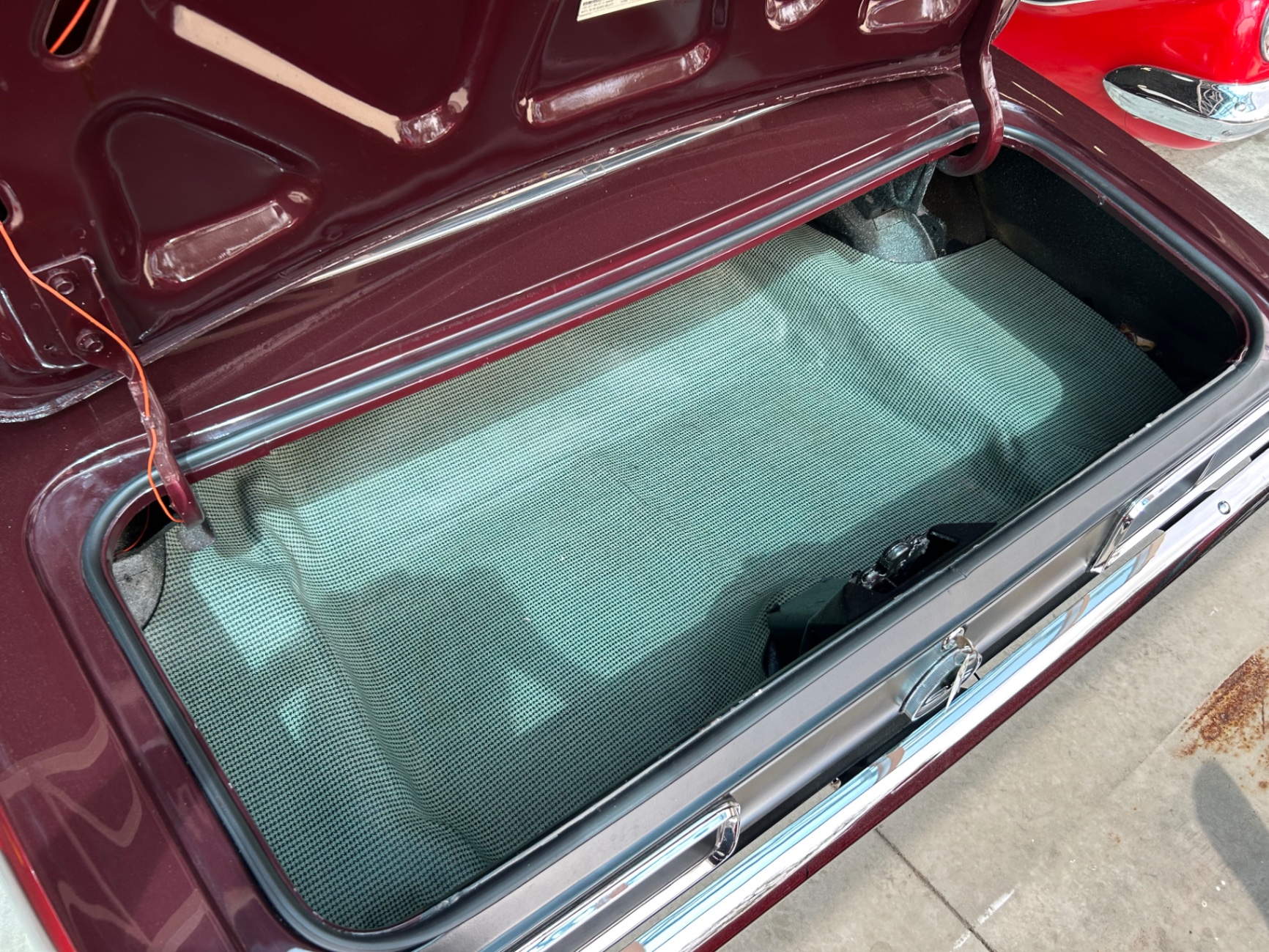 Vehicle photo 9