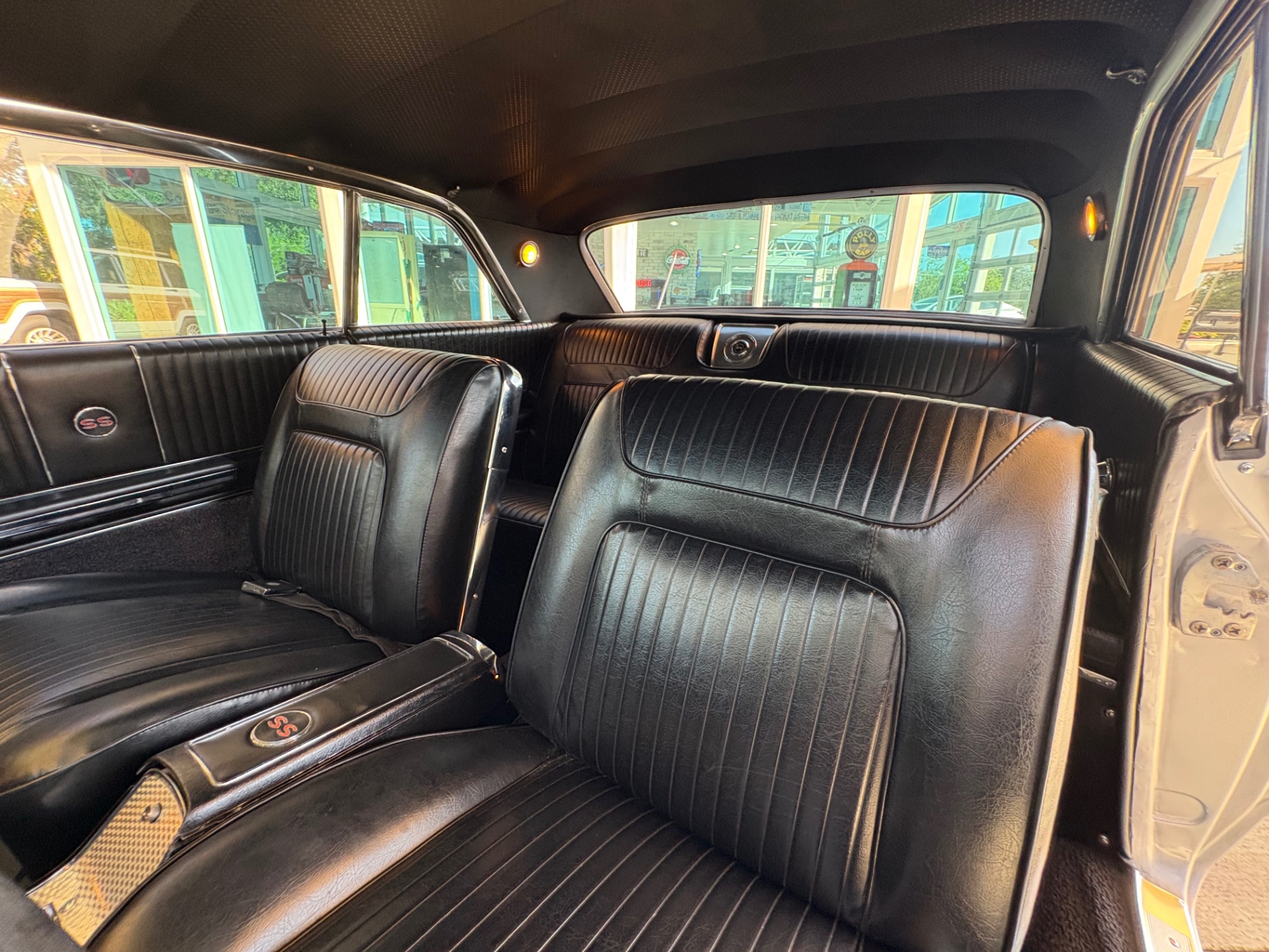 Vehicle photo 41
