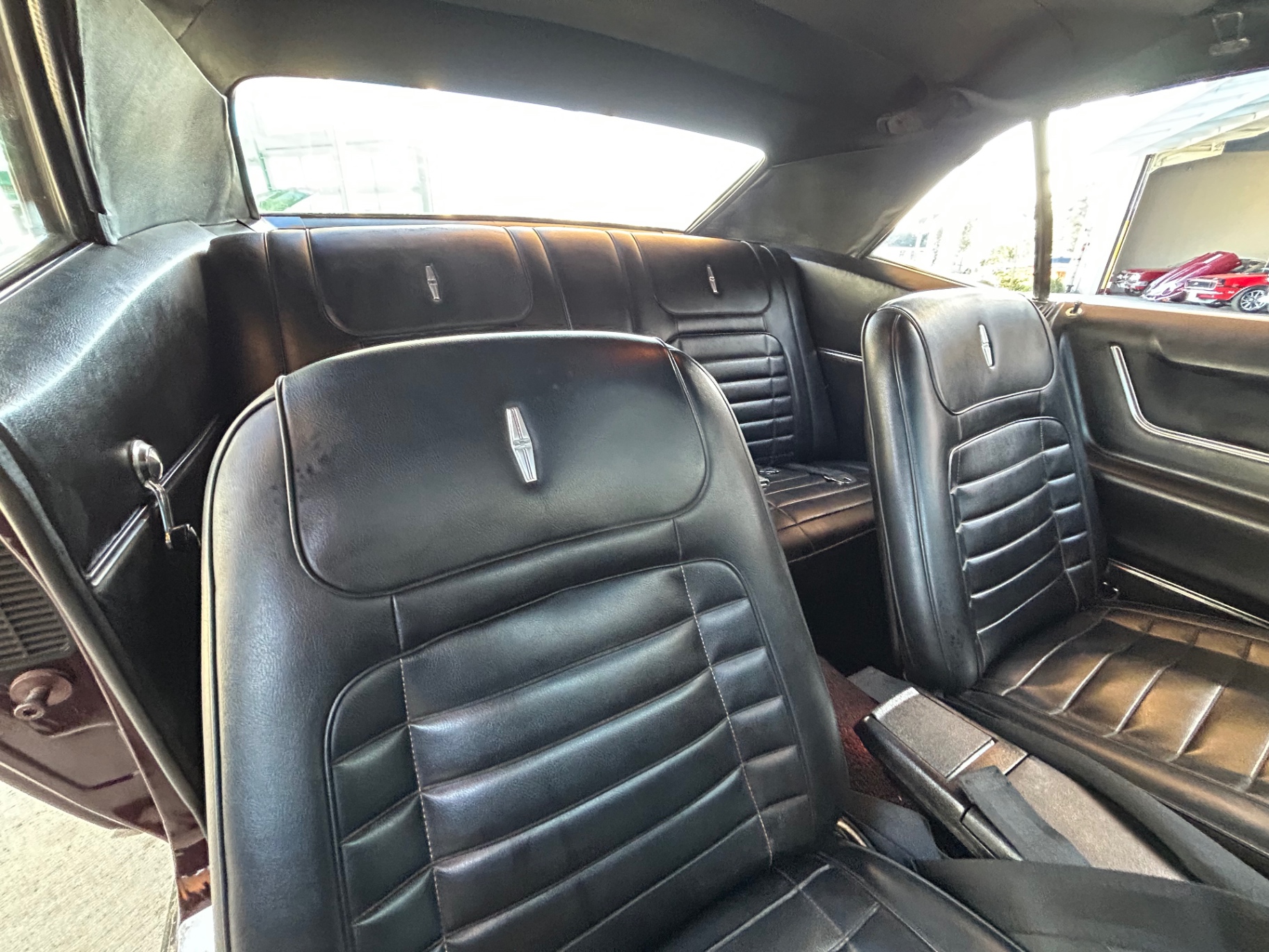 Vehicle photo 44