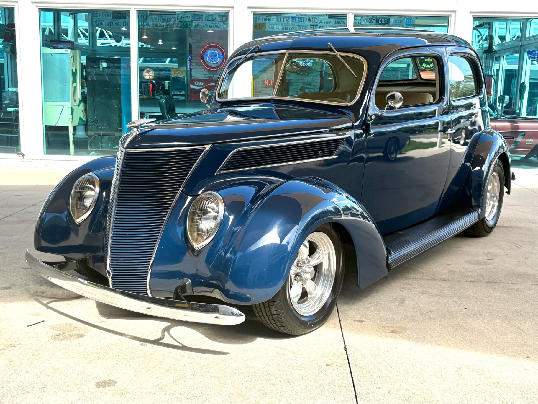 Vehicle photo 10