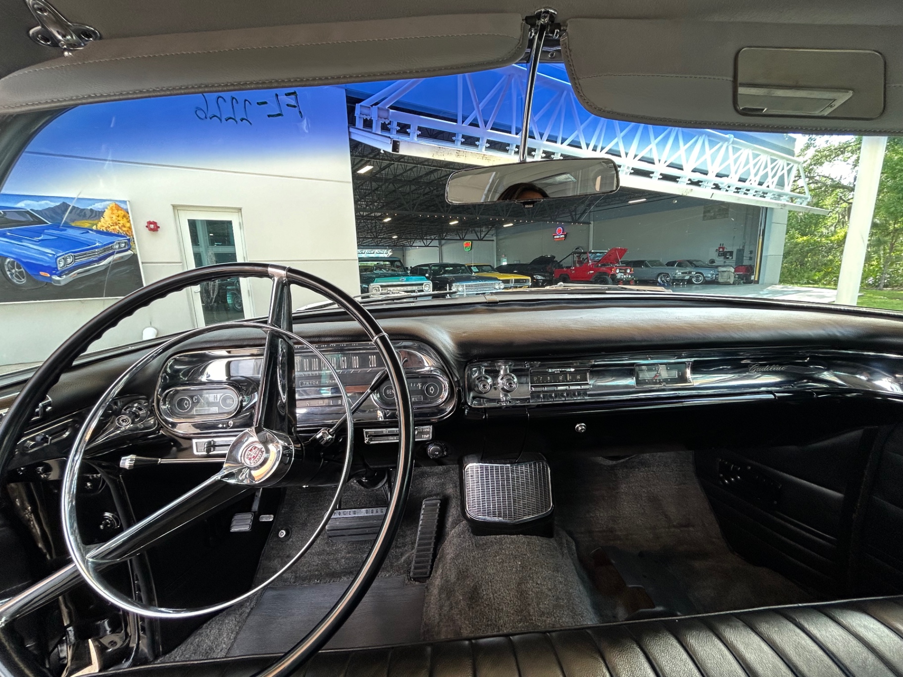 Vehicle photo 24