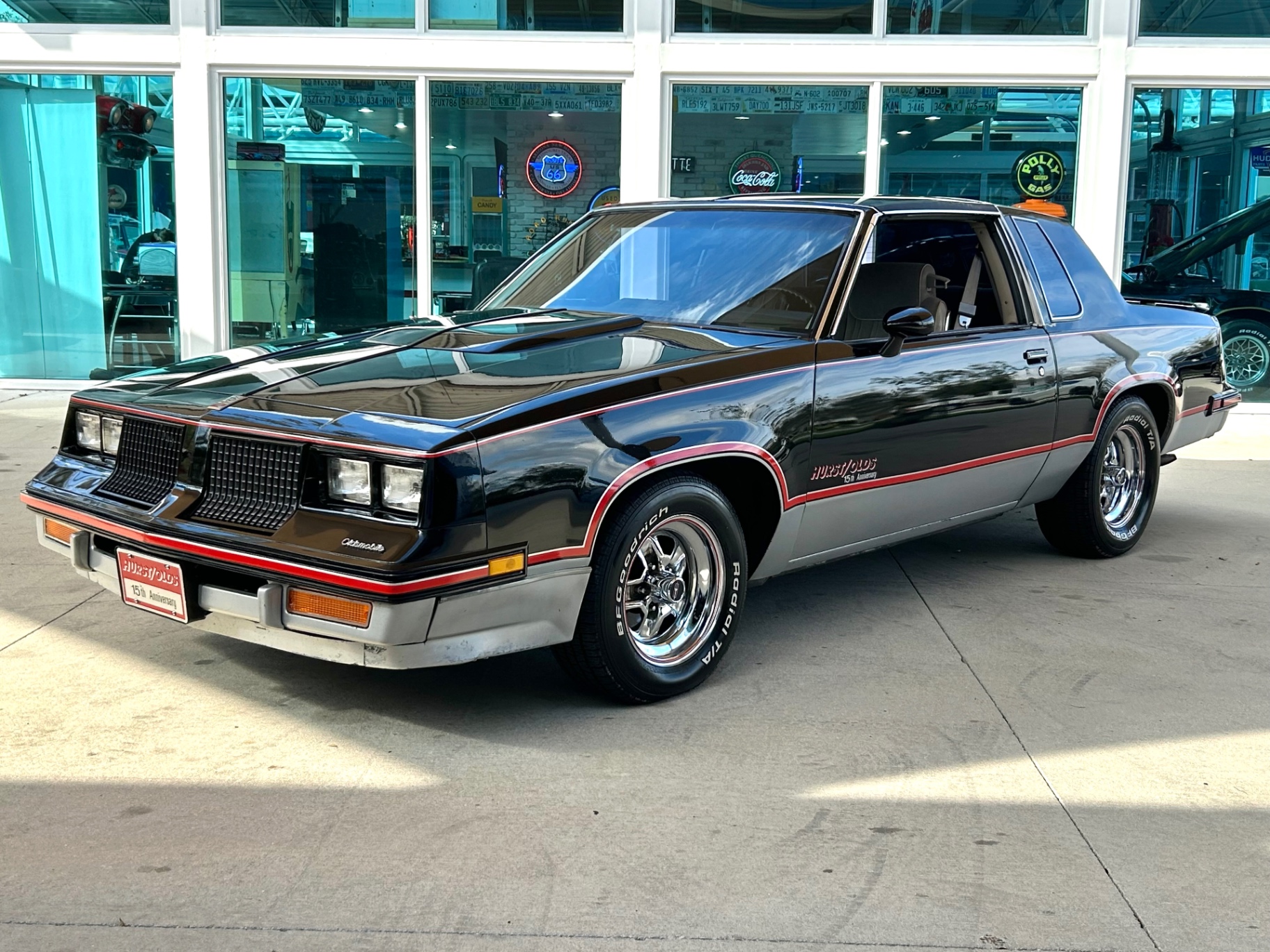 Vehicle photo 9