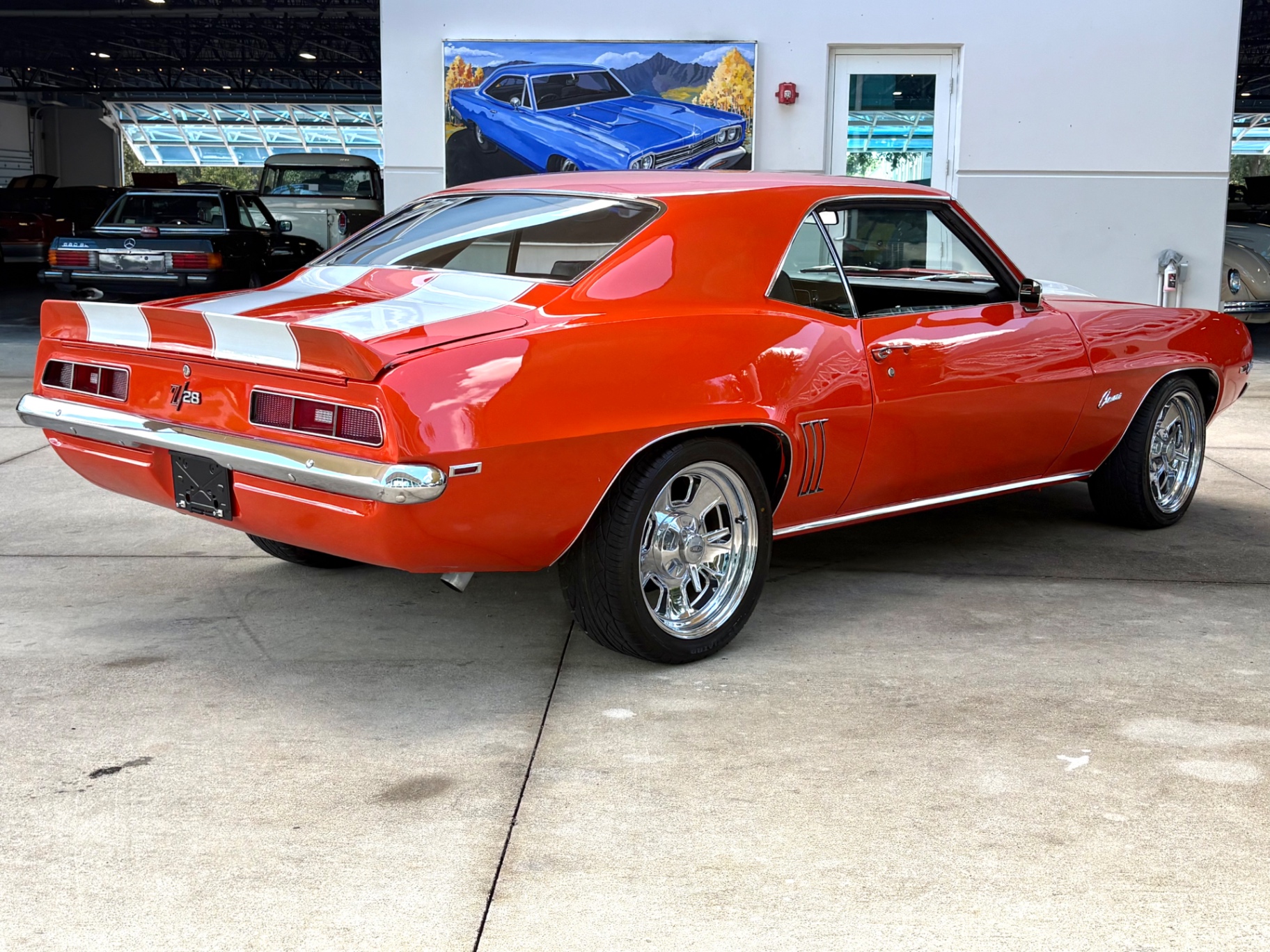 Vehicle photo 6