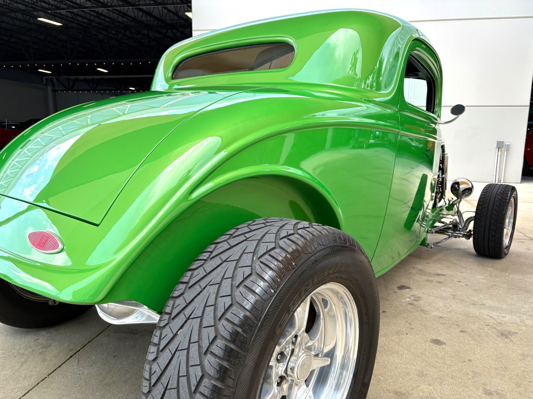 Vehicle photo 14