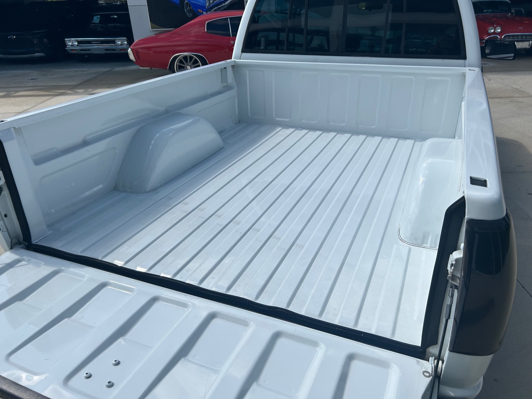 Vehicle photo 7