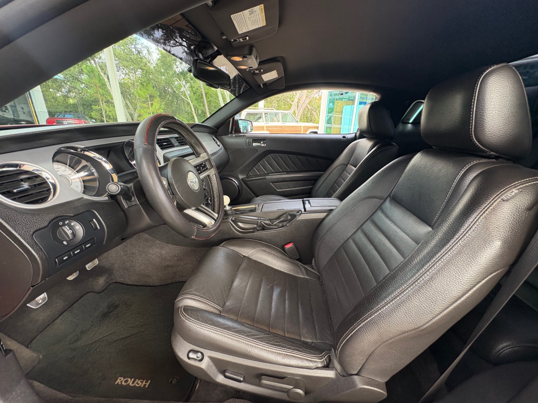 Vehicle photo 36