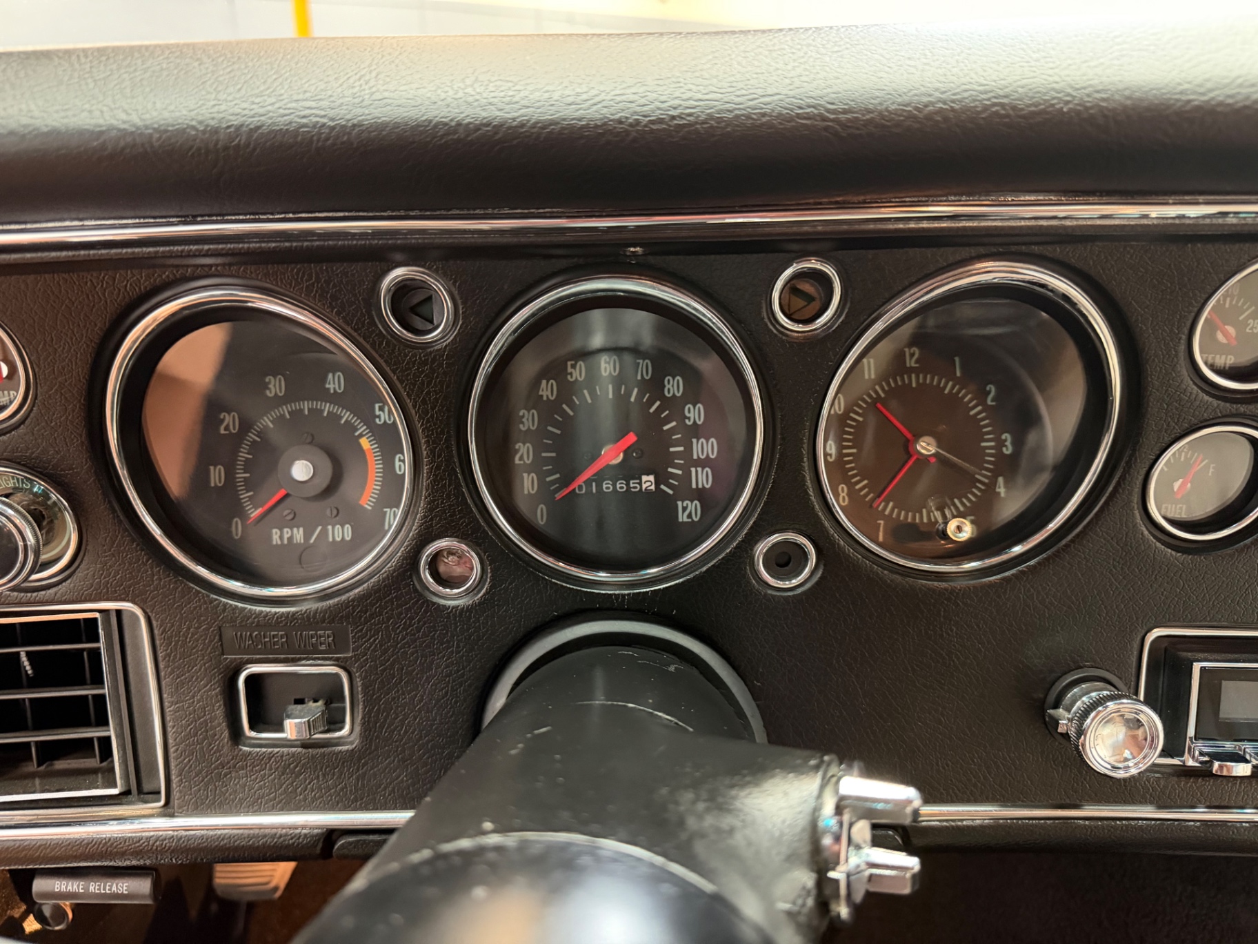 Vehicle photo 96