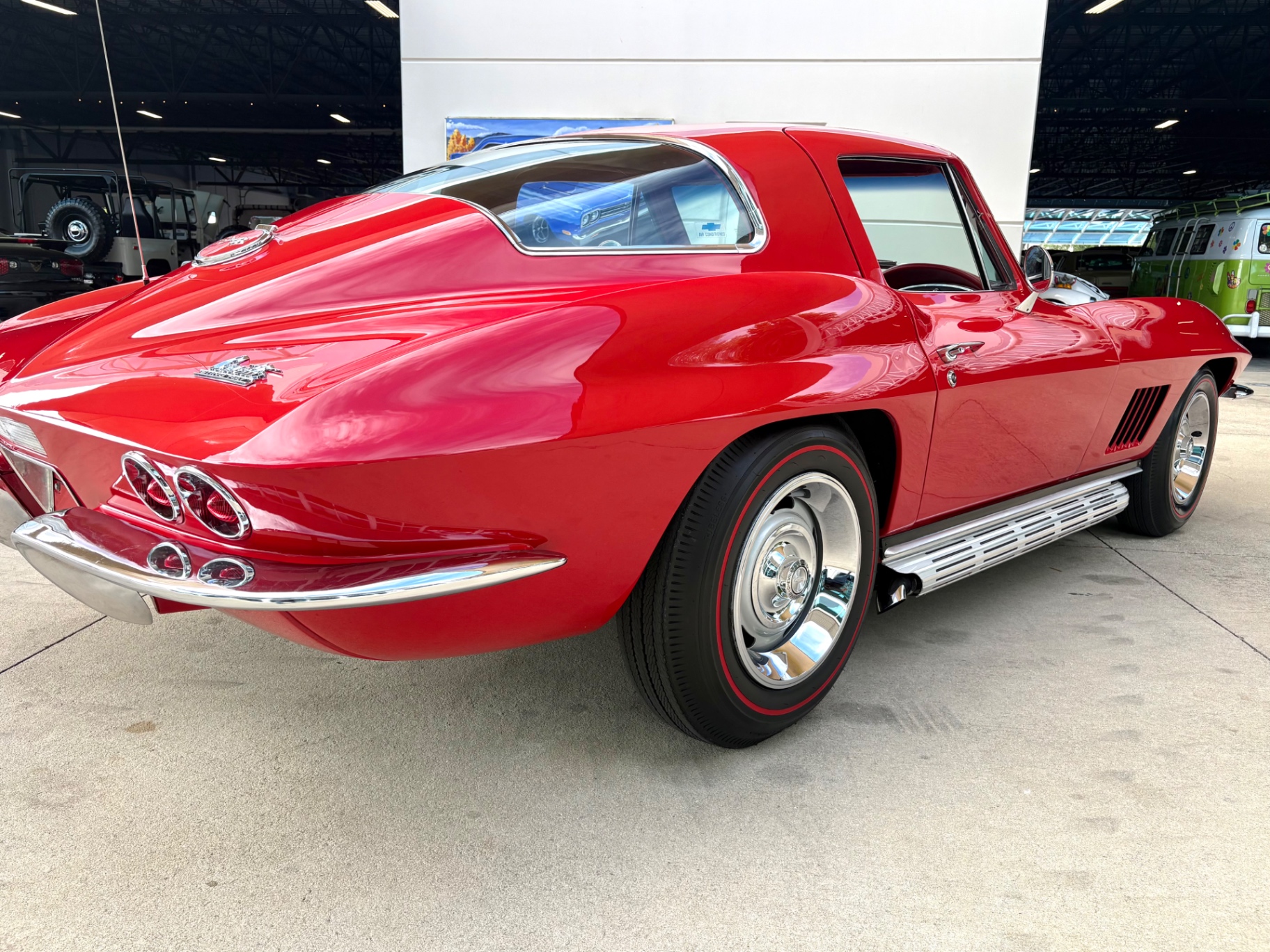 Vehicle photo 17