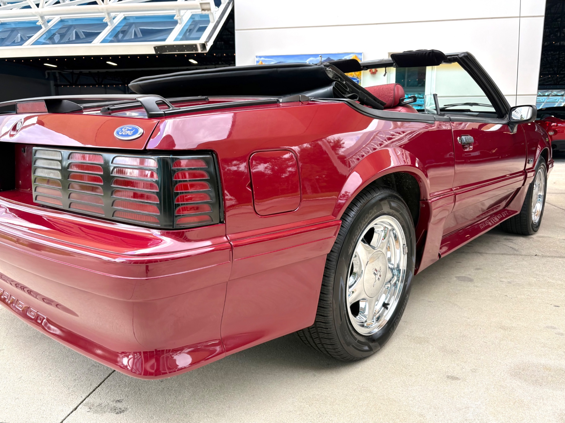 Vehicle photo 15