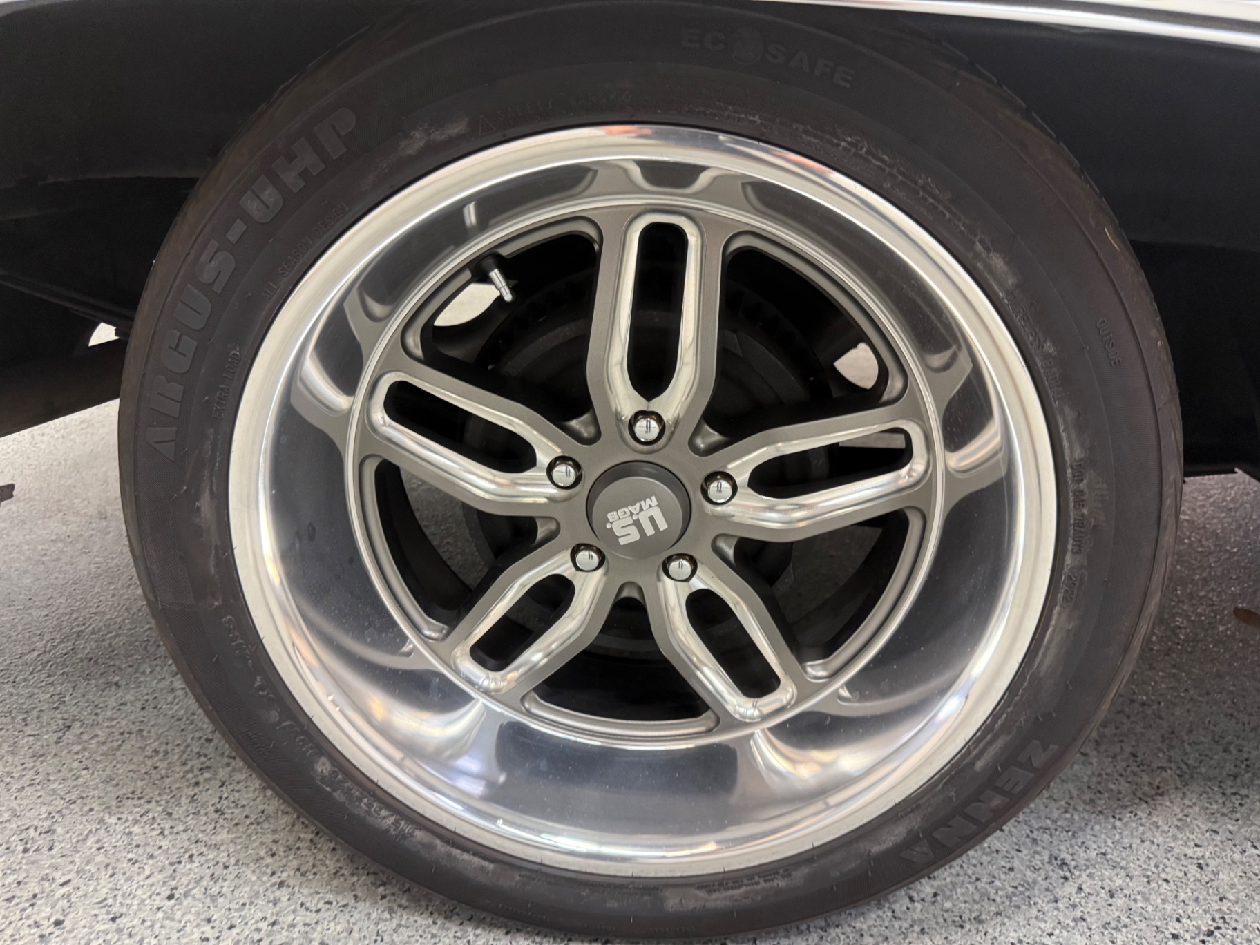 Vehicle photo 15