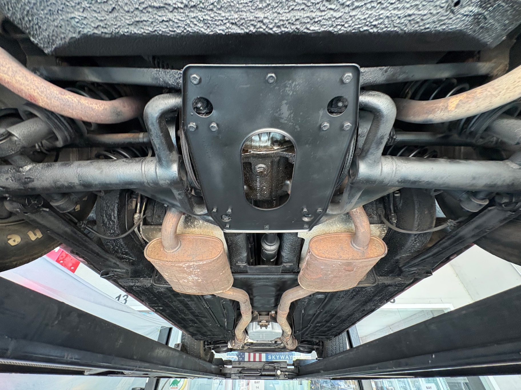 Vehicle photo 46
