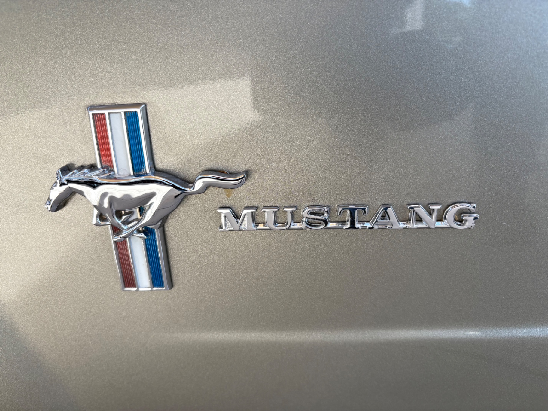 Vehicle photo 23