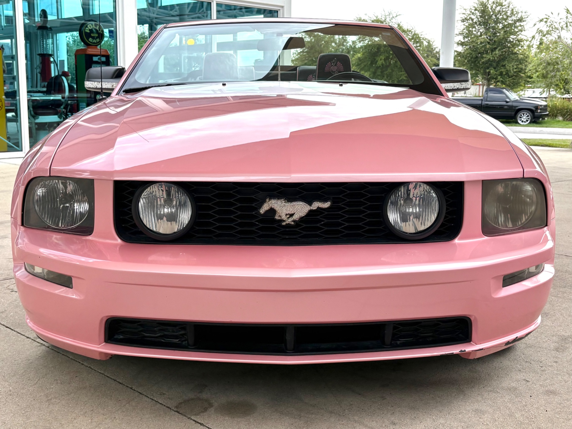 Vehicle photo 2