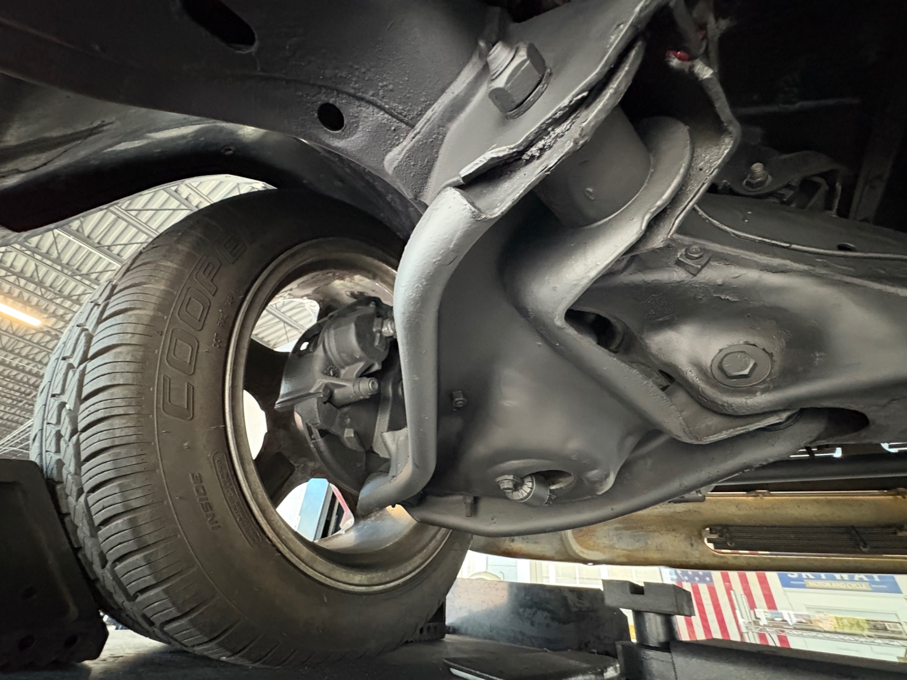 Vehicle photo 43
