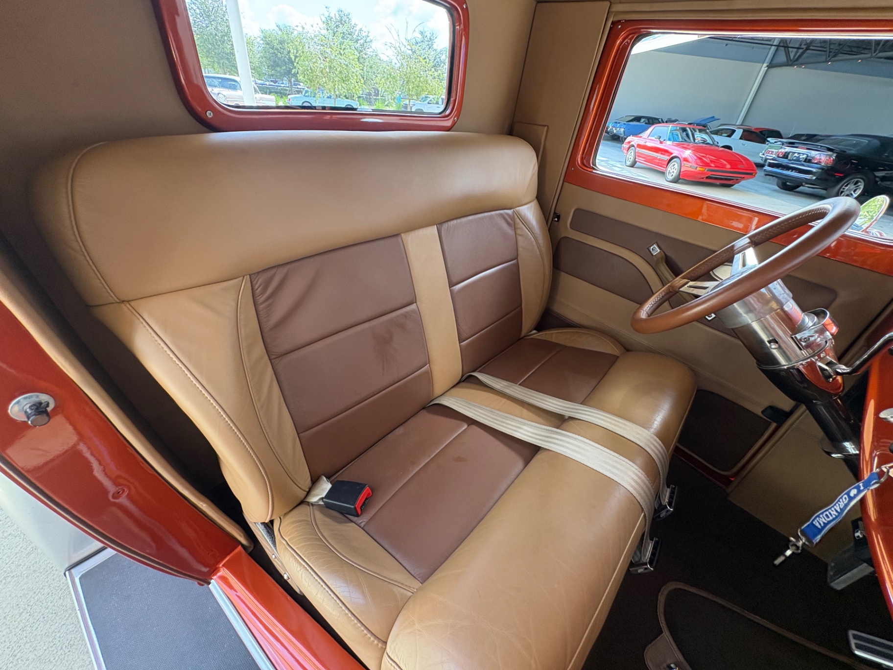Vehicle photo 34