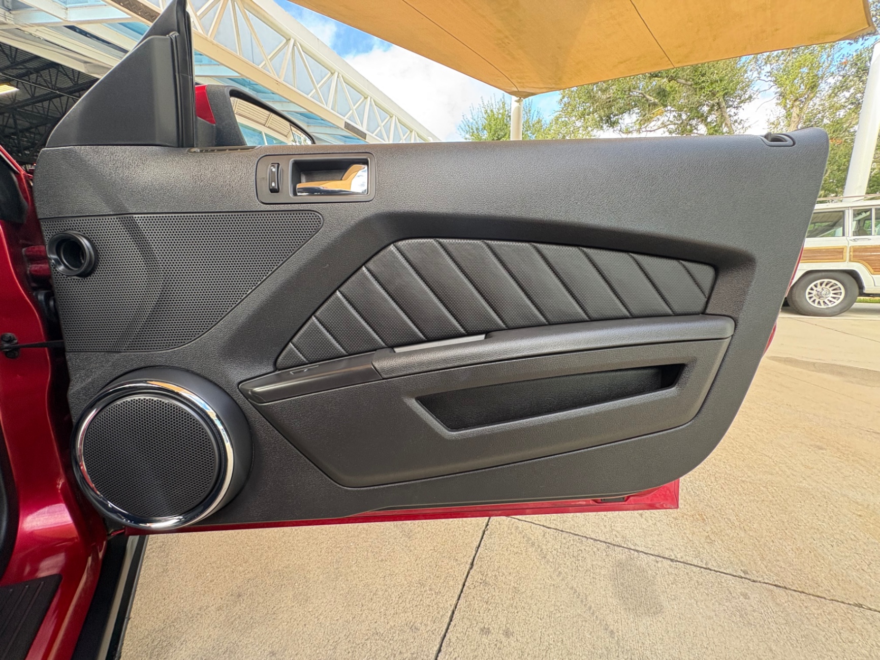 Vehicle photo 40