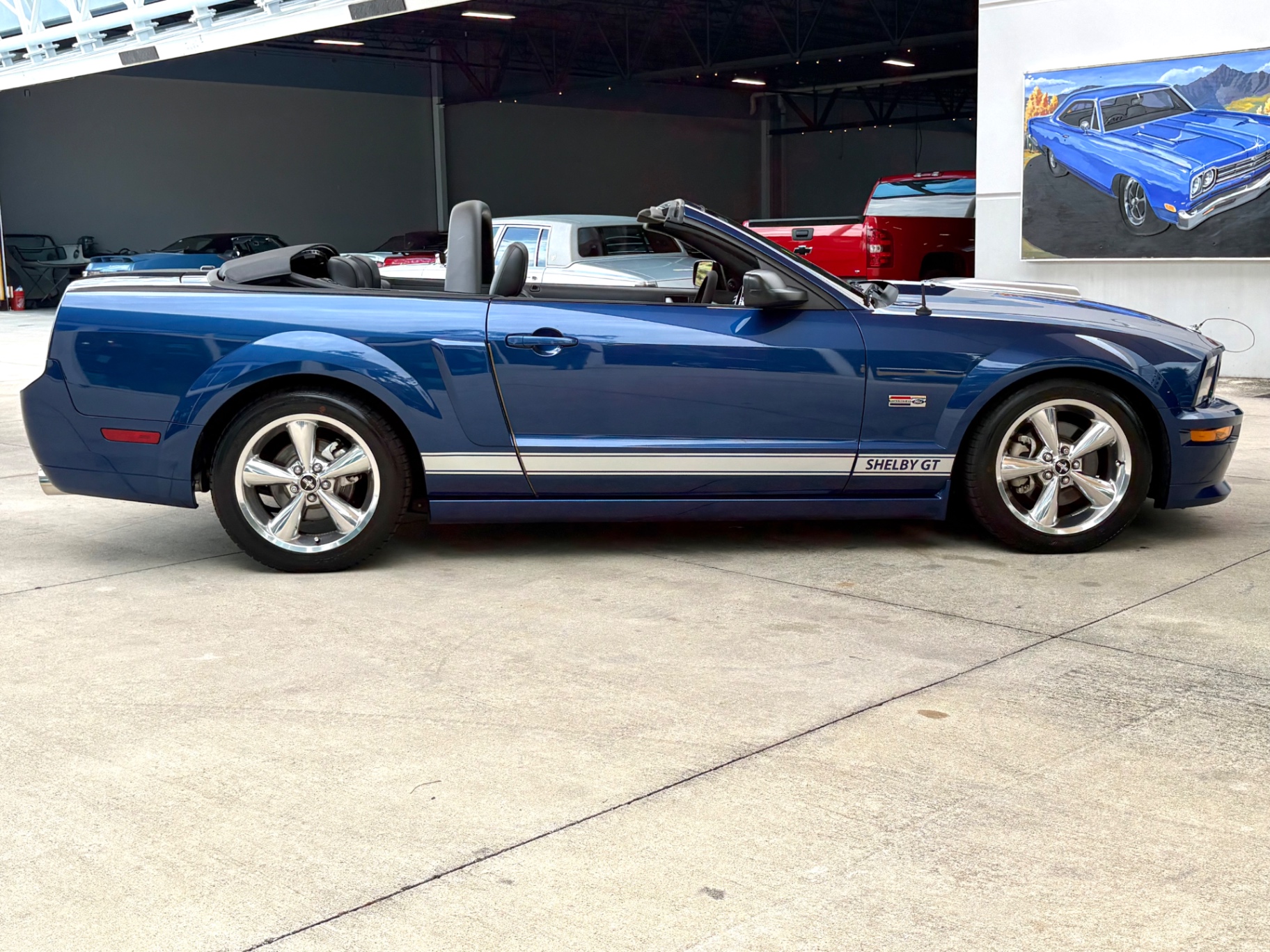 Vehicle photo 5