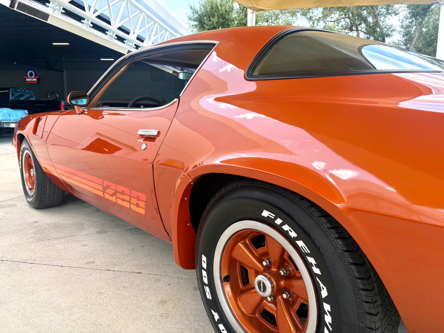 Vehicle photo 14