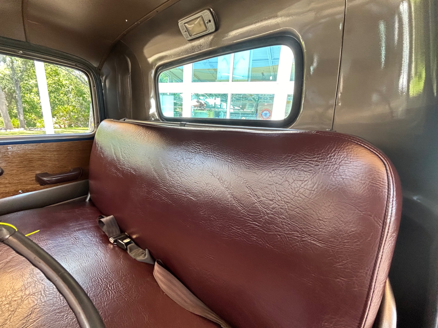 Vehicle photo 16