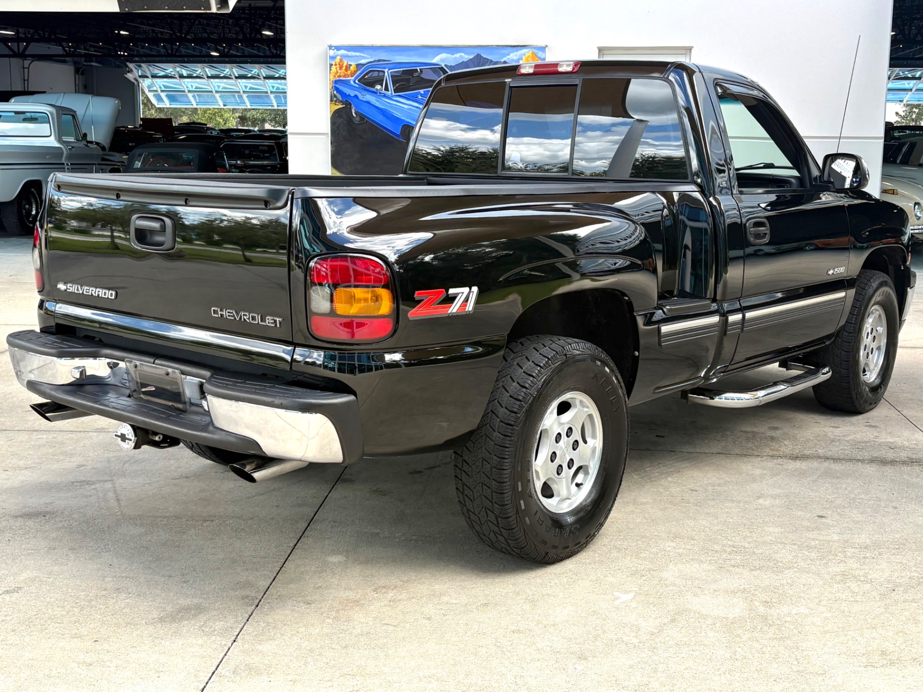 Vehicle photo 6