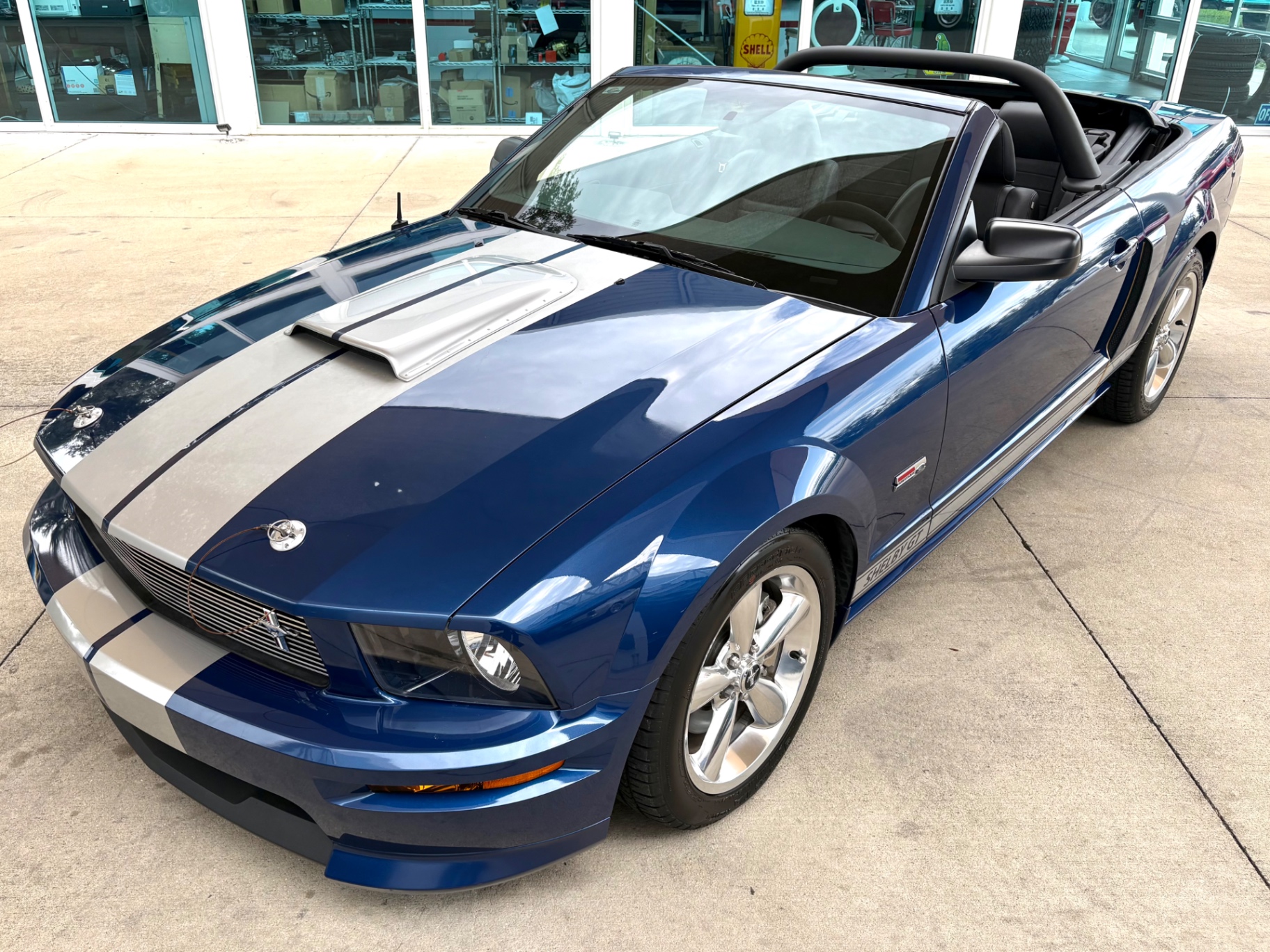 Vehicle photo 20