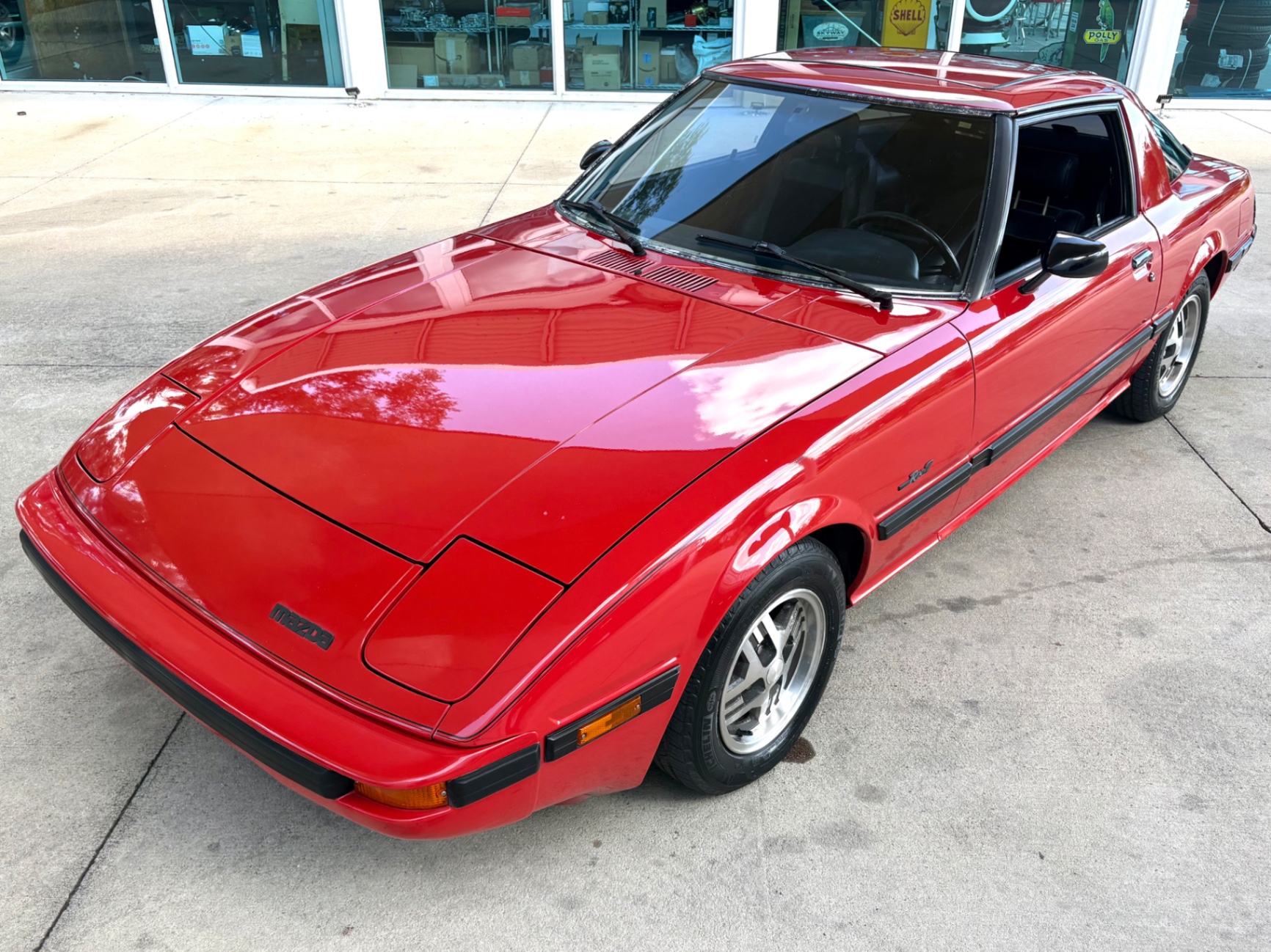 Vehicle photo 21