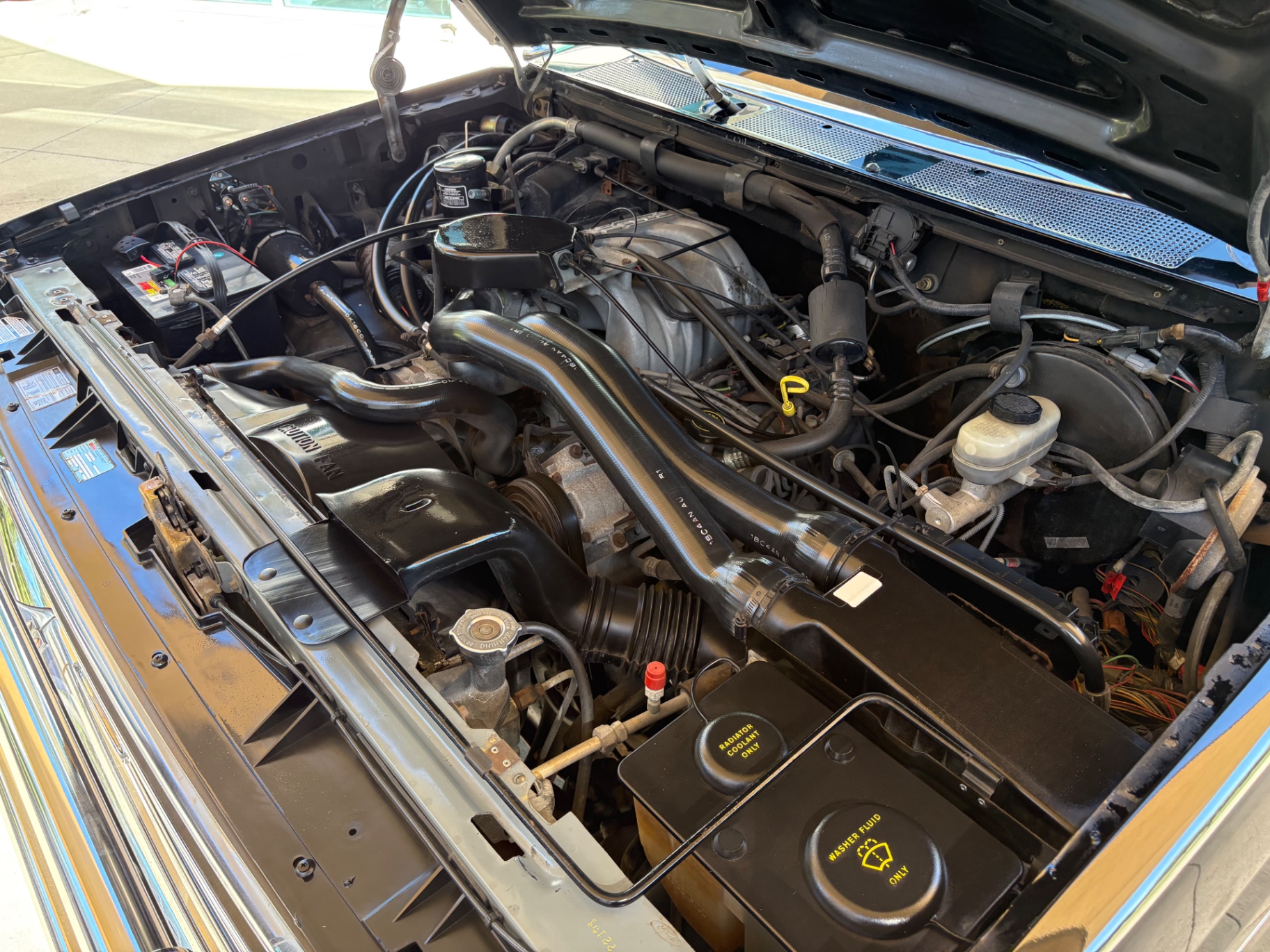 Vehicle photo 28