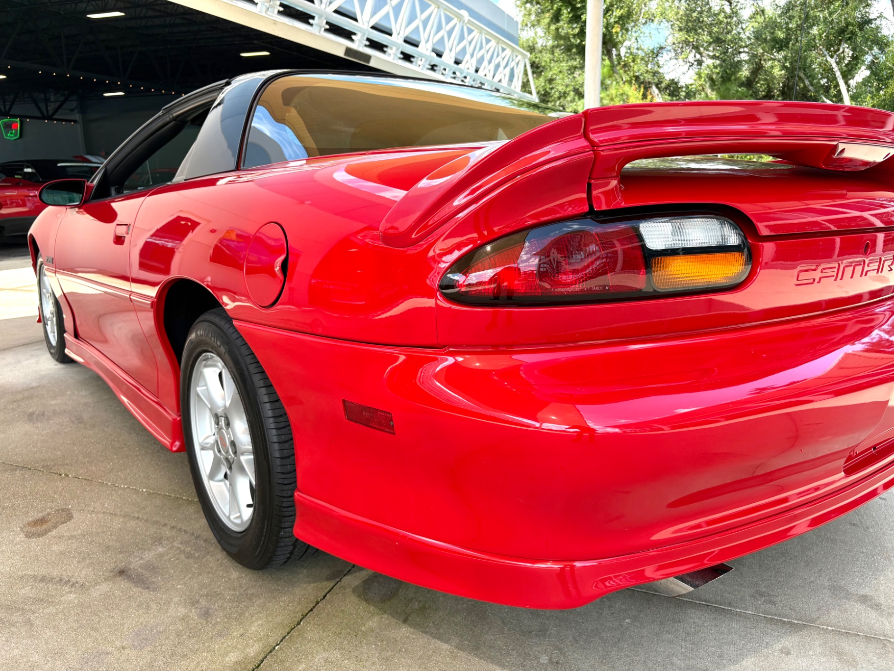 Vehicle photo 16