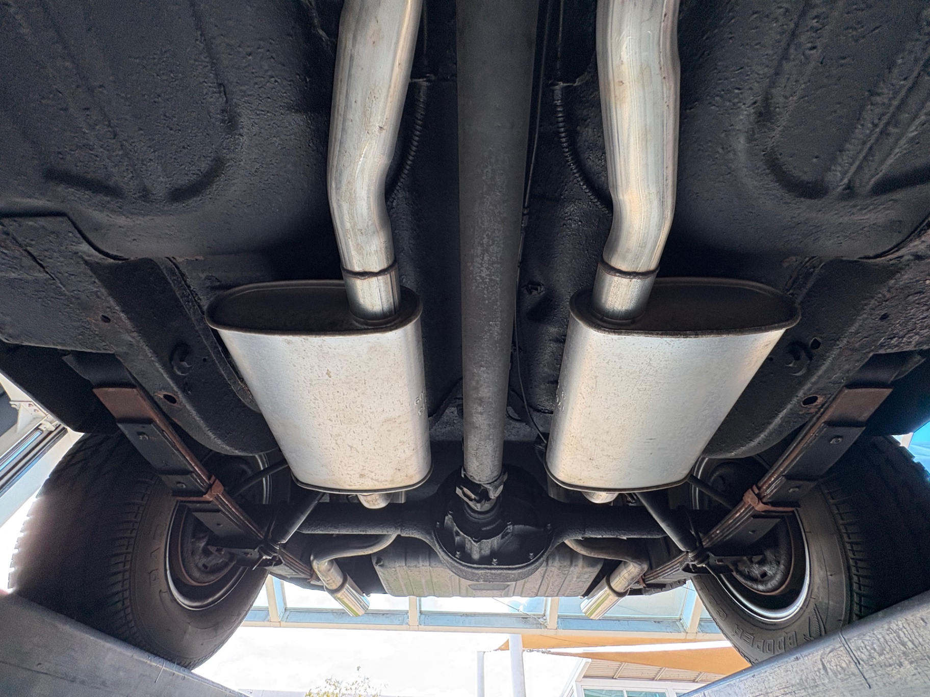 Vehicle photo 57