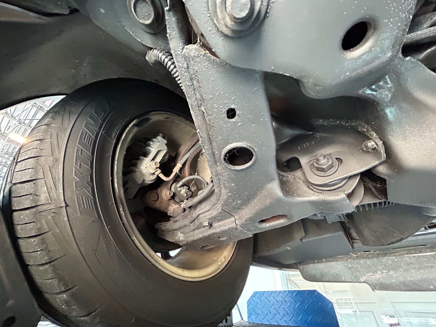 Vehicle photo 34