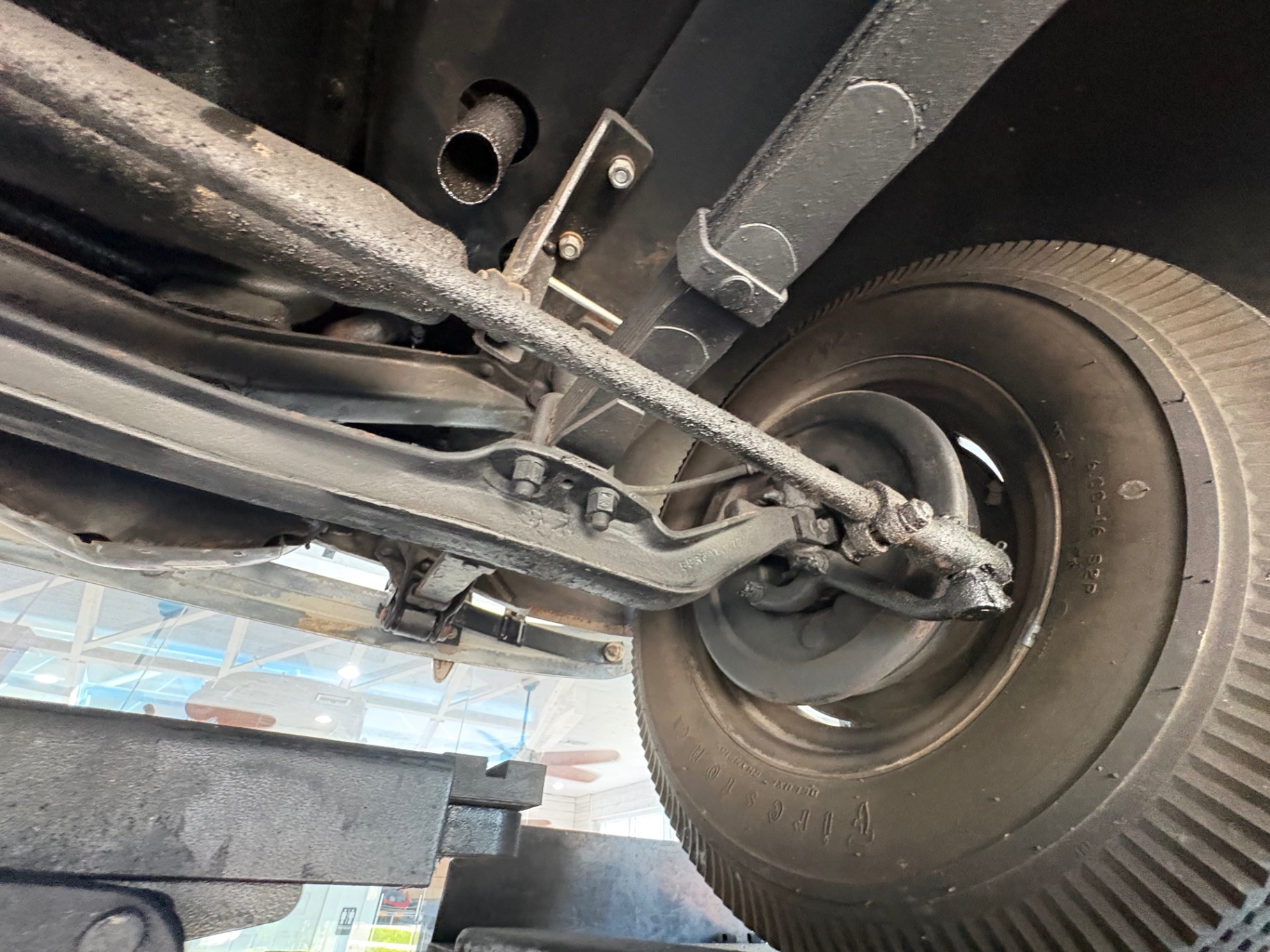 Vehicle photo 46