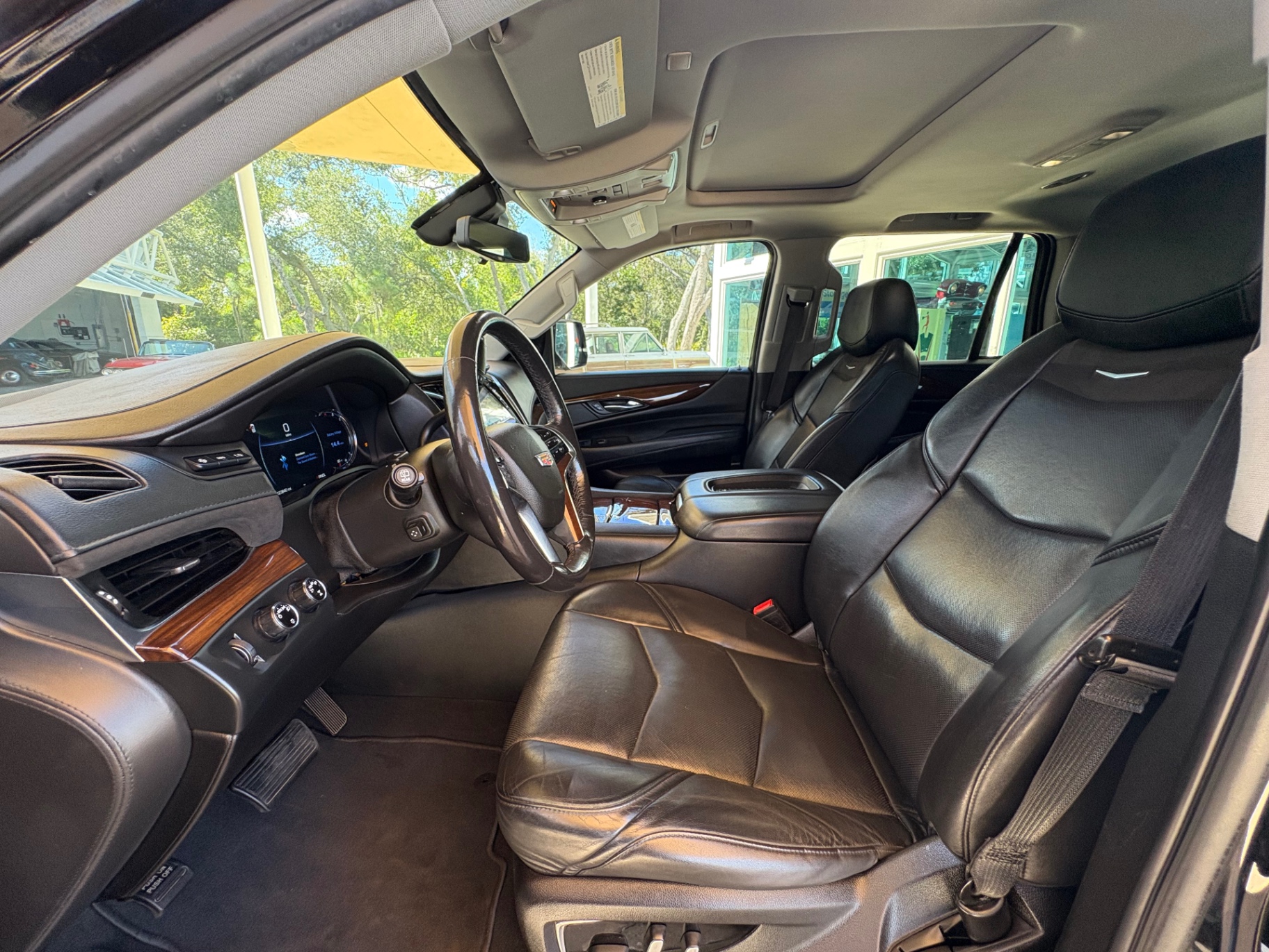 Vehicle photo 31