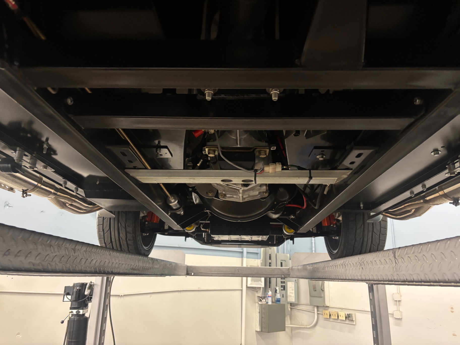 Vehicle photo 45