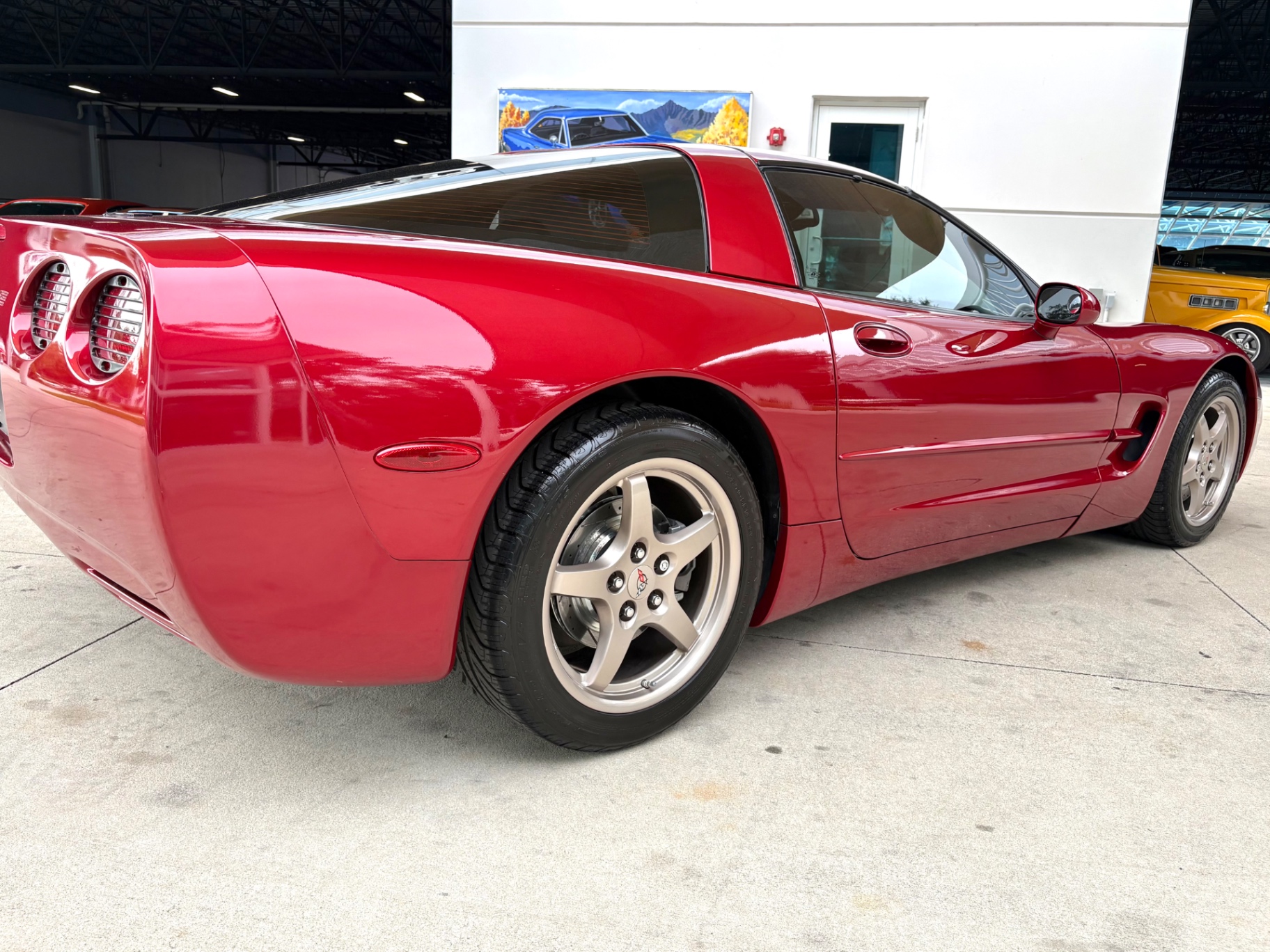 Vehicle photo 17